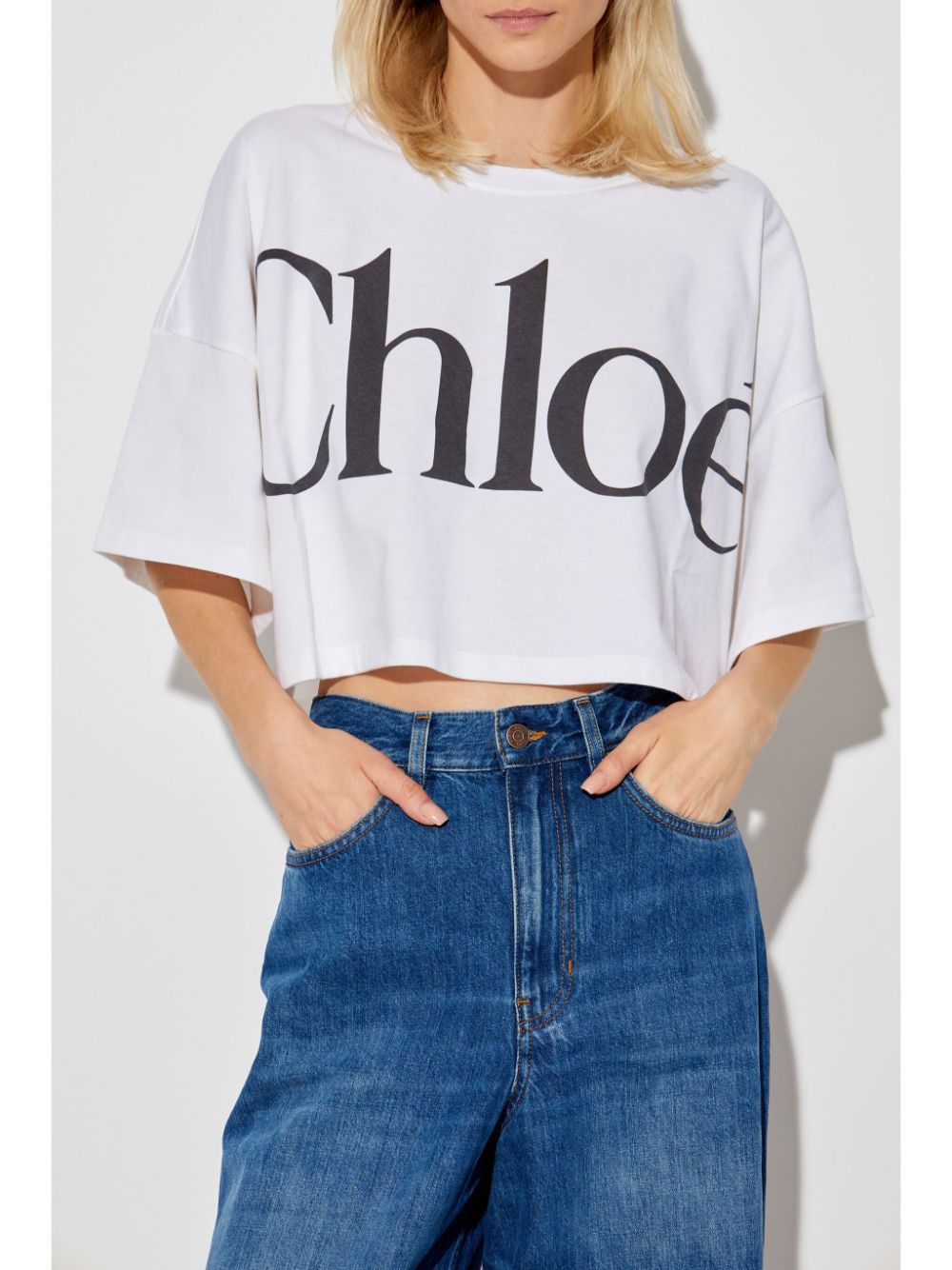 CHLOÉ Oversized Logo T-Shirt - Cropped Fit