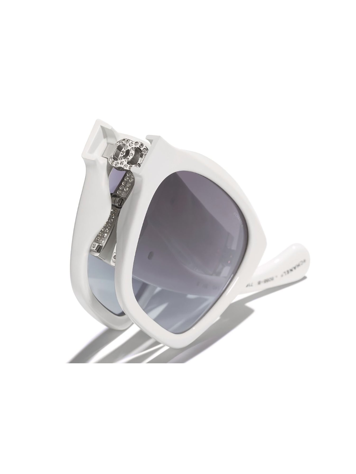 CHANEL Chic Women's Sunglasses - Model 6055B SOLE