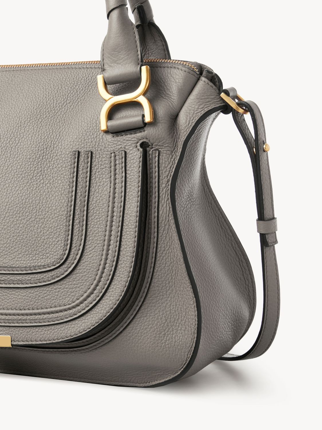 CHLOÉ Medium Handbag with Distinctive Design