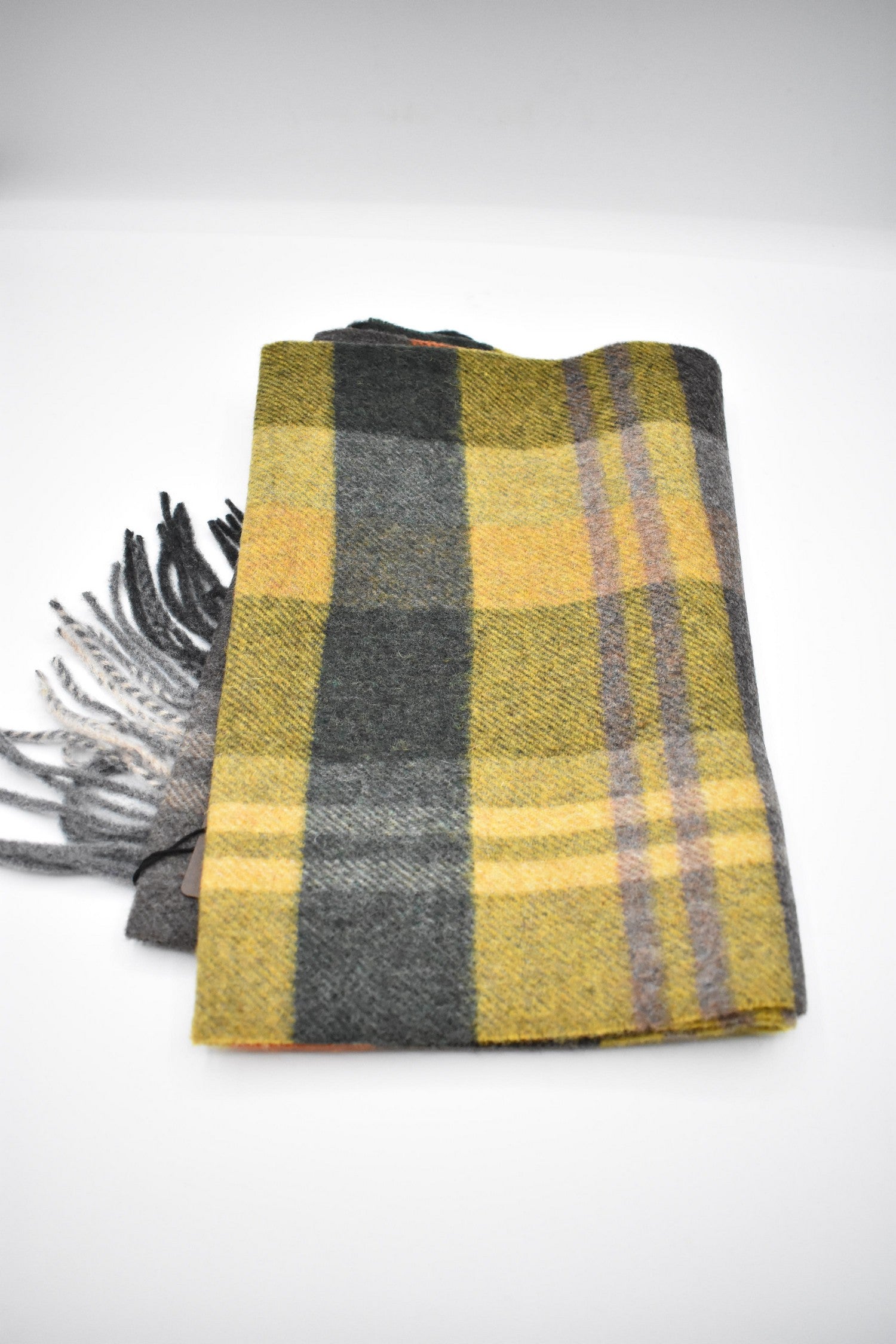CHURCH'S Stylish Men's Scarf - Perfect Fall/Winter Accessory