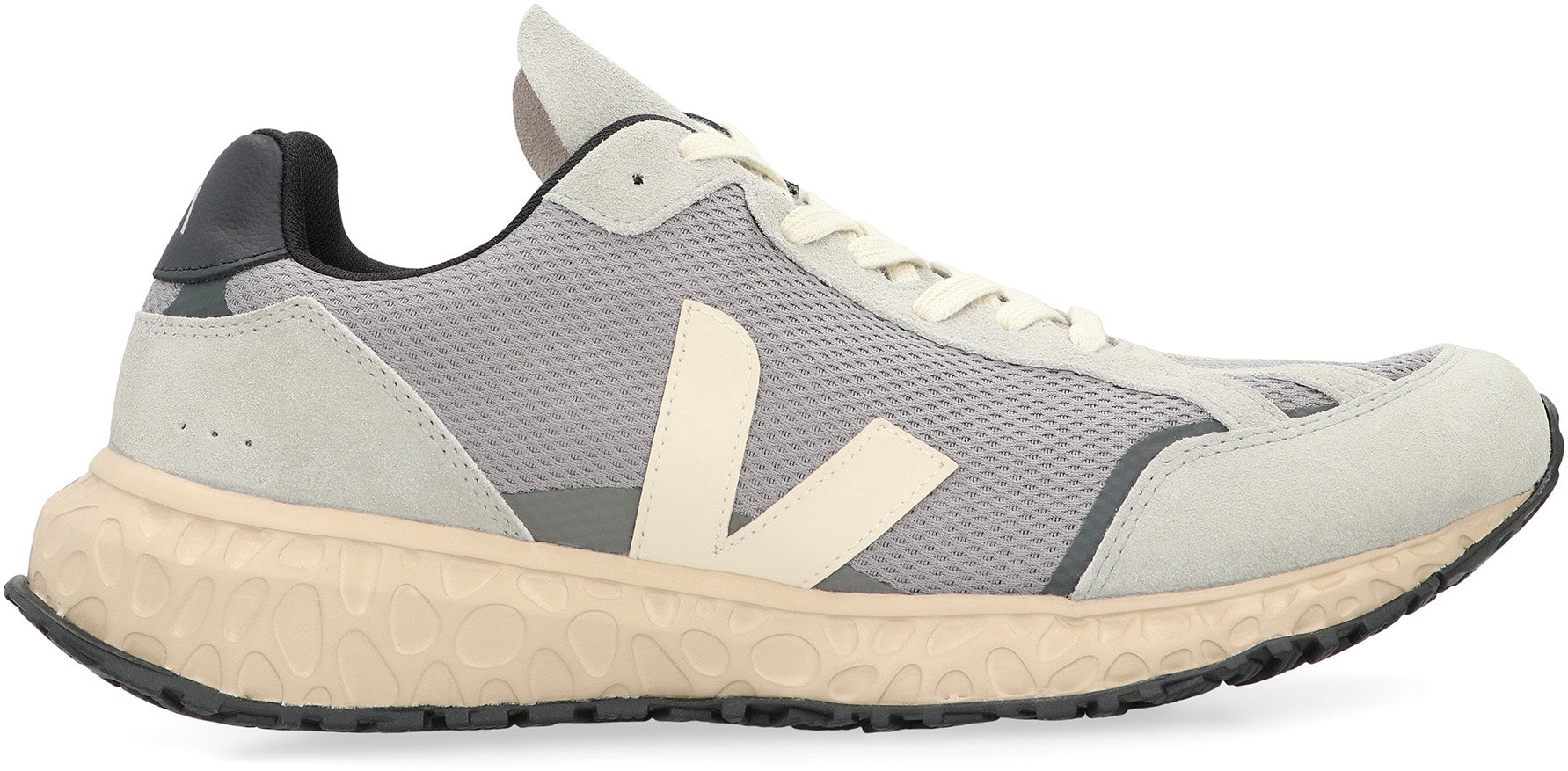VEJA Men's Modern Running Sneaker