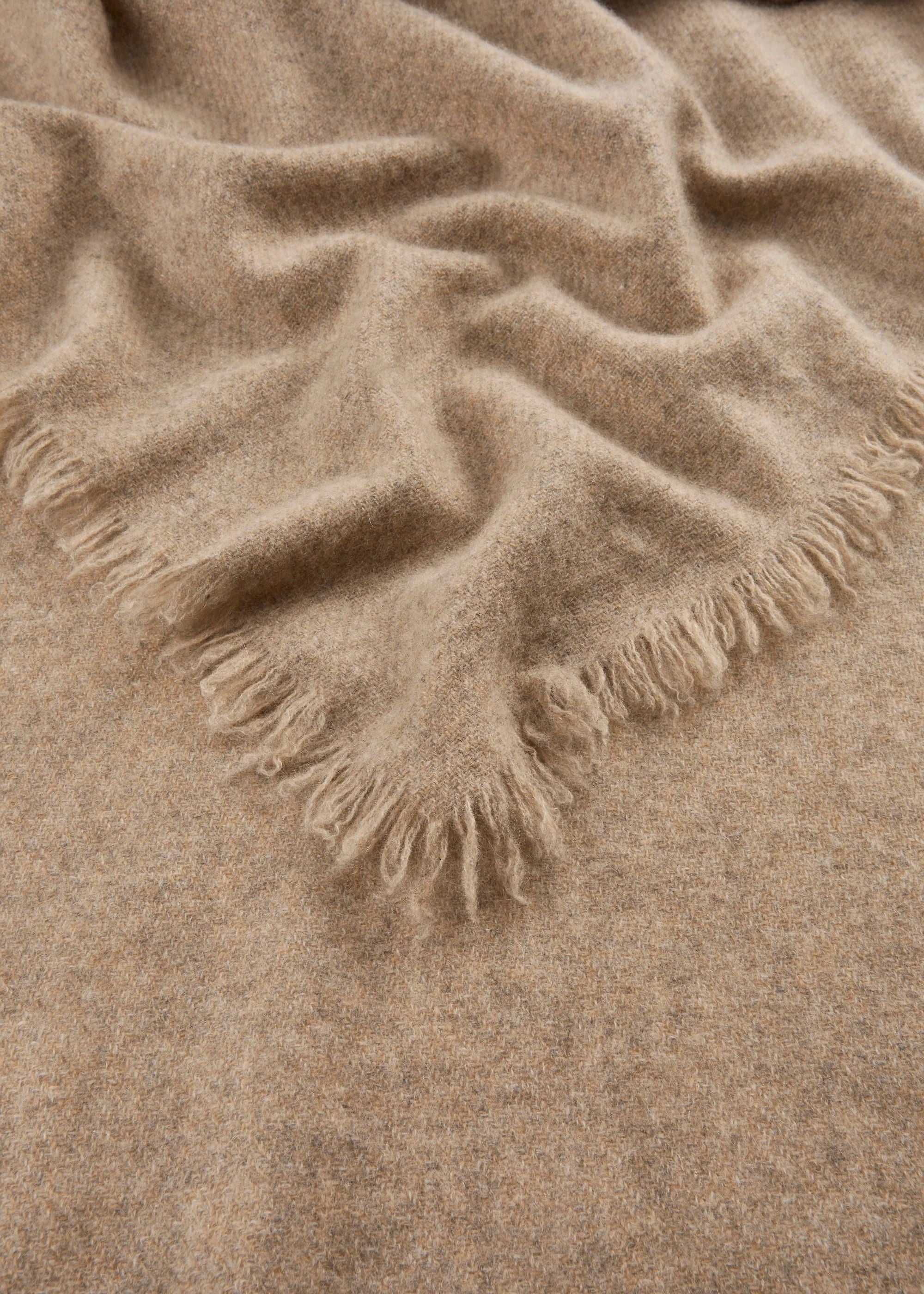 CODELLO Frayed Detail Scarf for Women