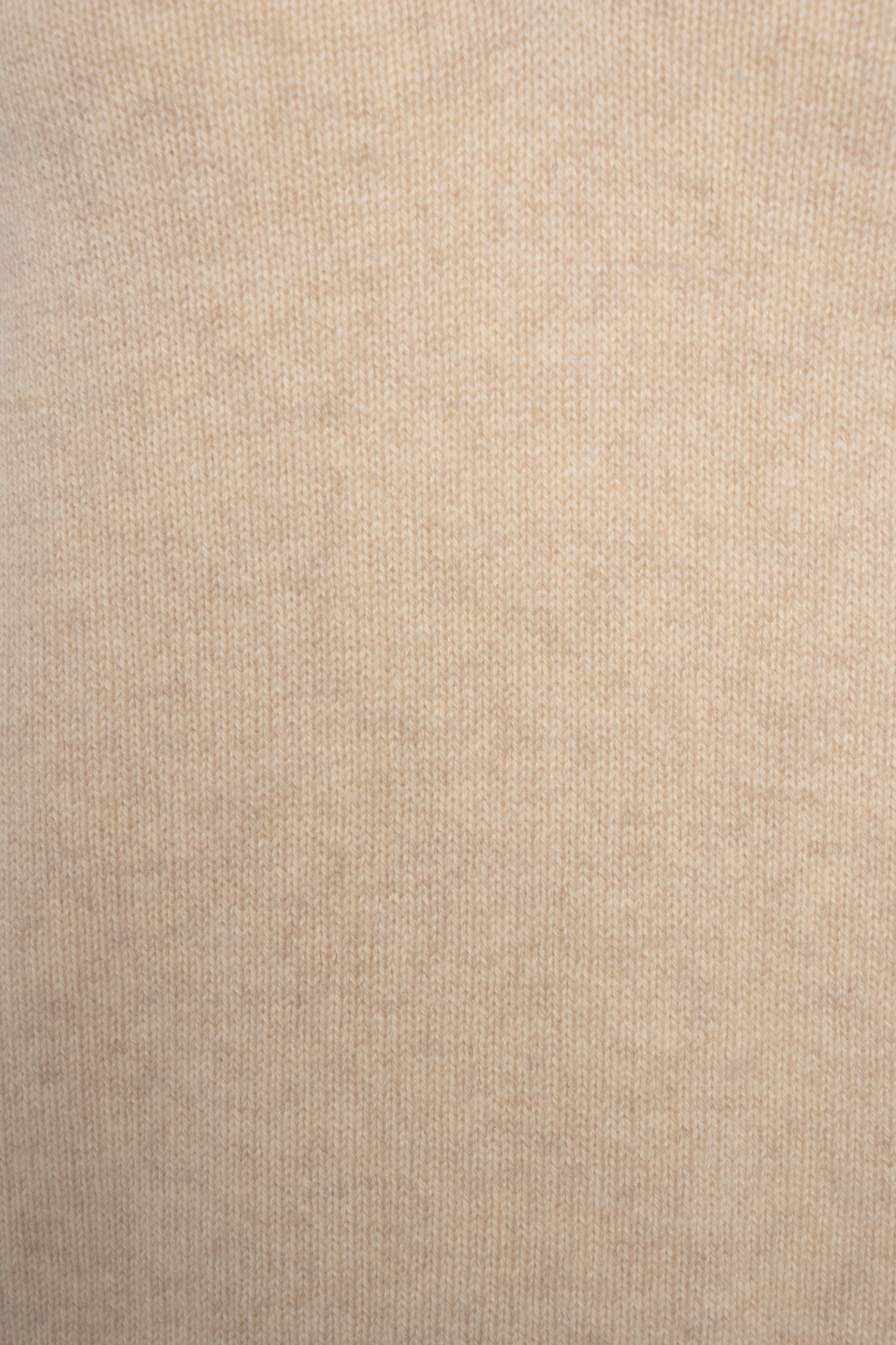 CRUSH Elegant Cashmere Gilet with V-Neck Design