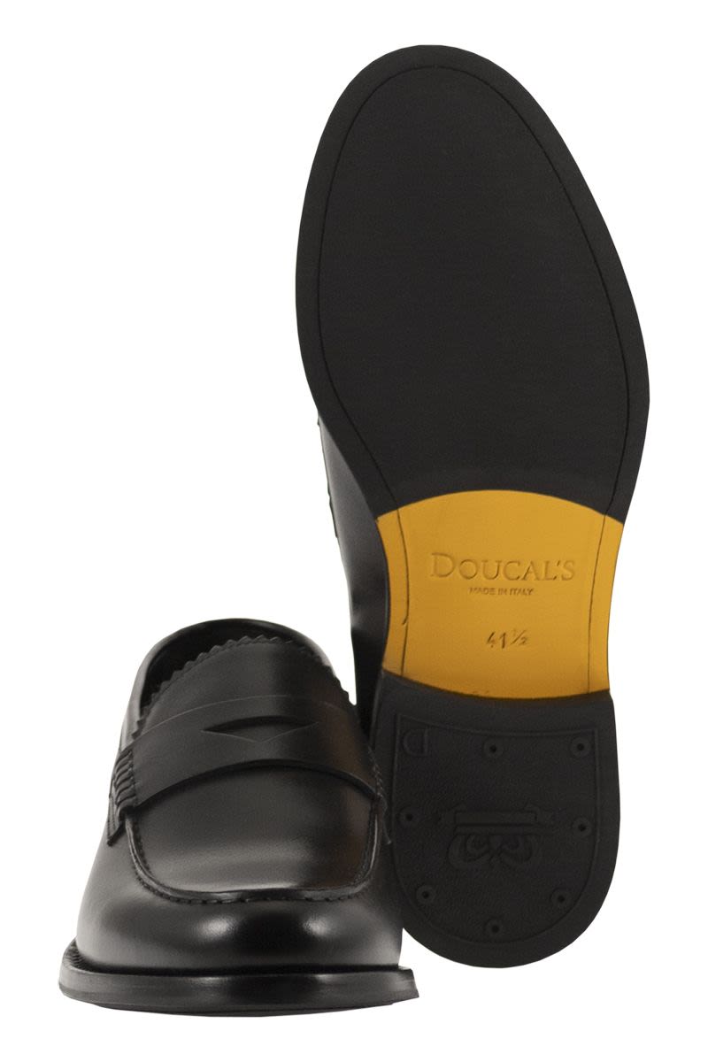 DOUCAL'S Refined Leather Loafer for Men - 3 cm Heel Height