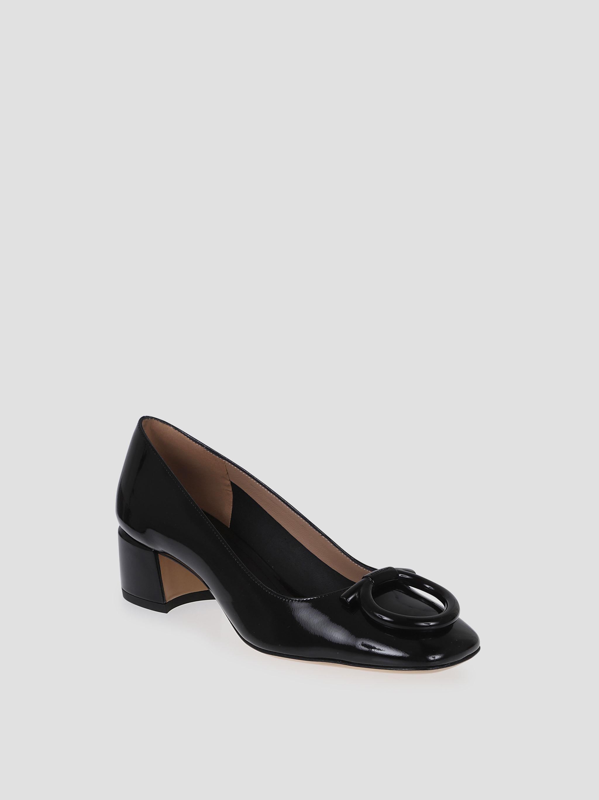 Ferragamo Elegant Mara 40 Pumps
