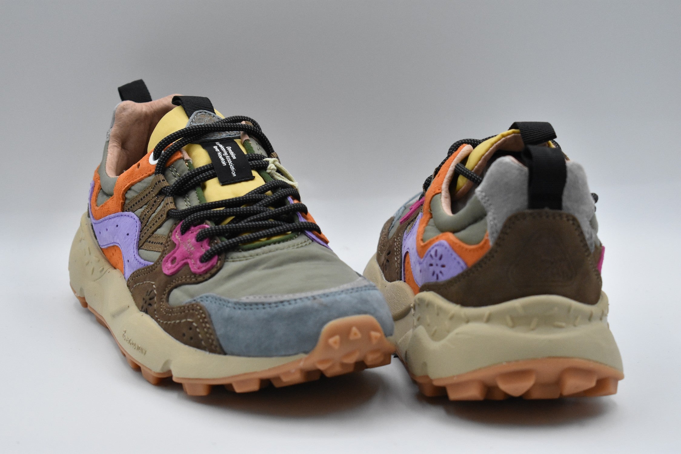 Flower Mountain Low Sneakers with Chic Floral Pattern