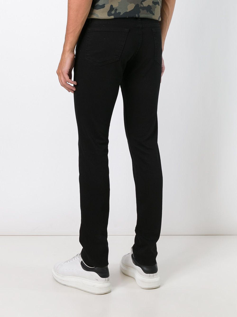 FRAME Slim Tapered Jeans - Size 32