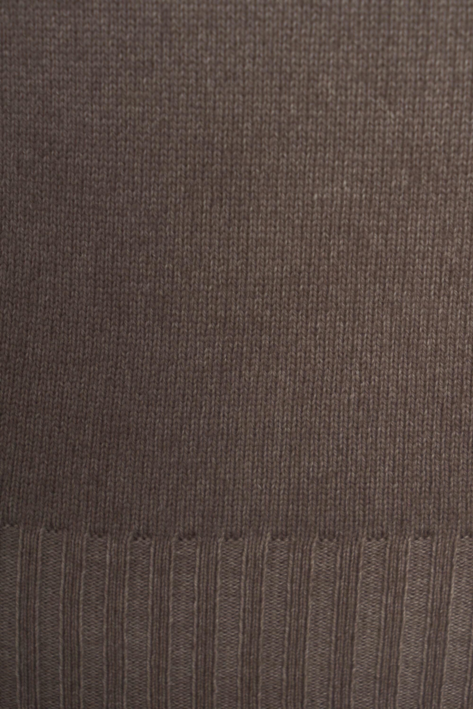 GENDER Classic Round Neck Pullover Sweater for Men