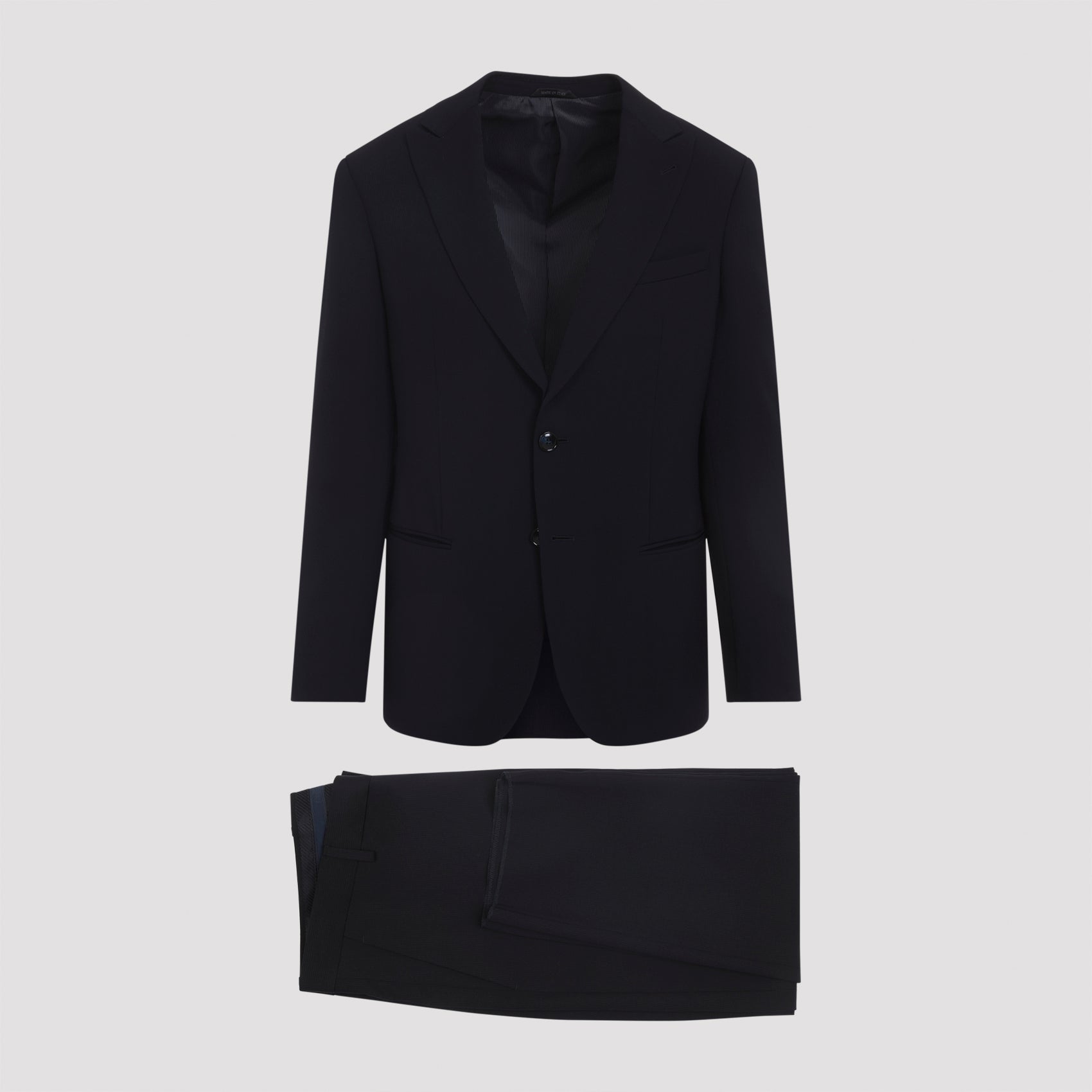 GIORGIO ARMANI Sophisticated Men's Suit - Perfect Fit for Formal Occasions