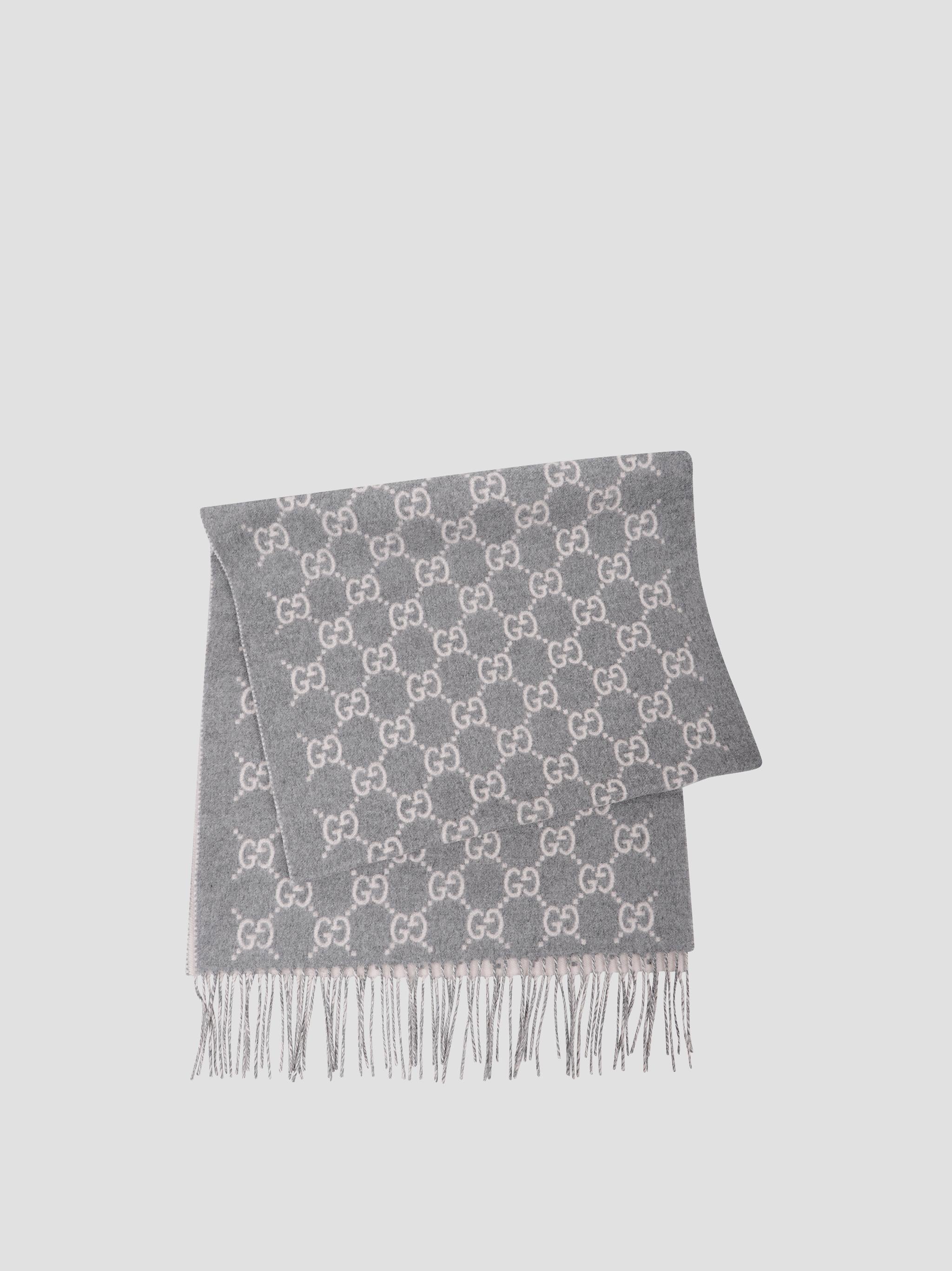 GUCCI Elegant Scarf - New Canvy Design for Women