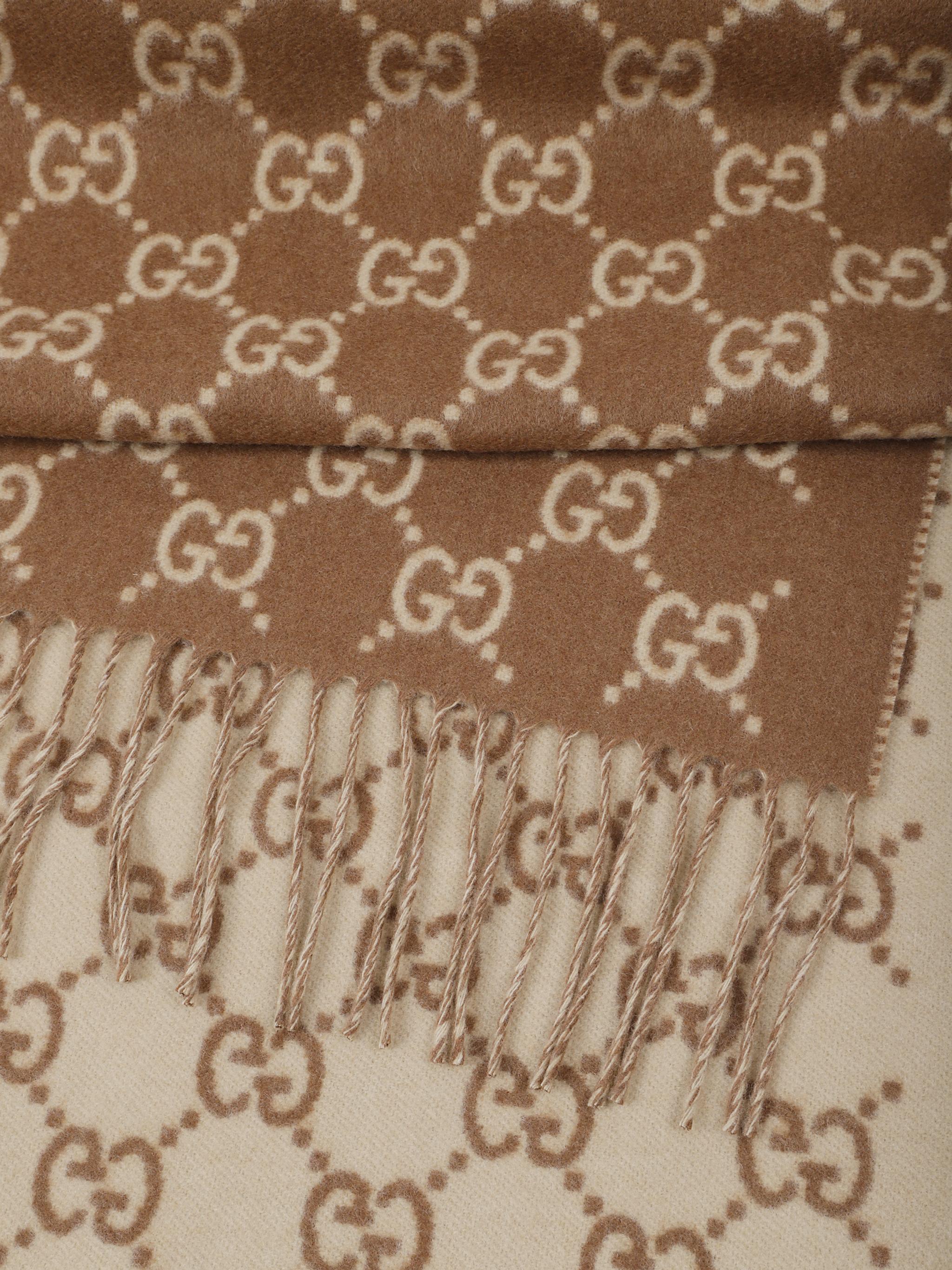 GUCCI Wool Scarf for Women - Fall Winter Collection