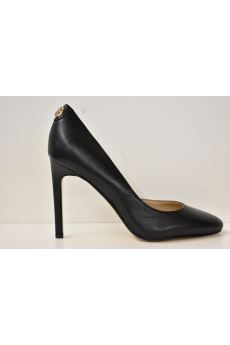 GUESS Elegant Flat Shoes for Women