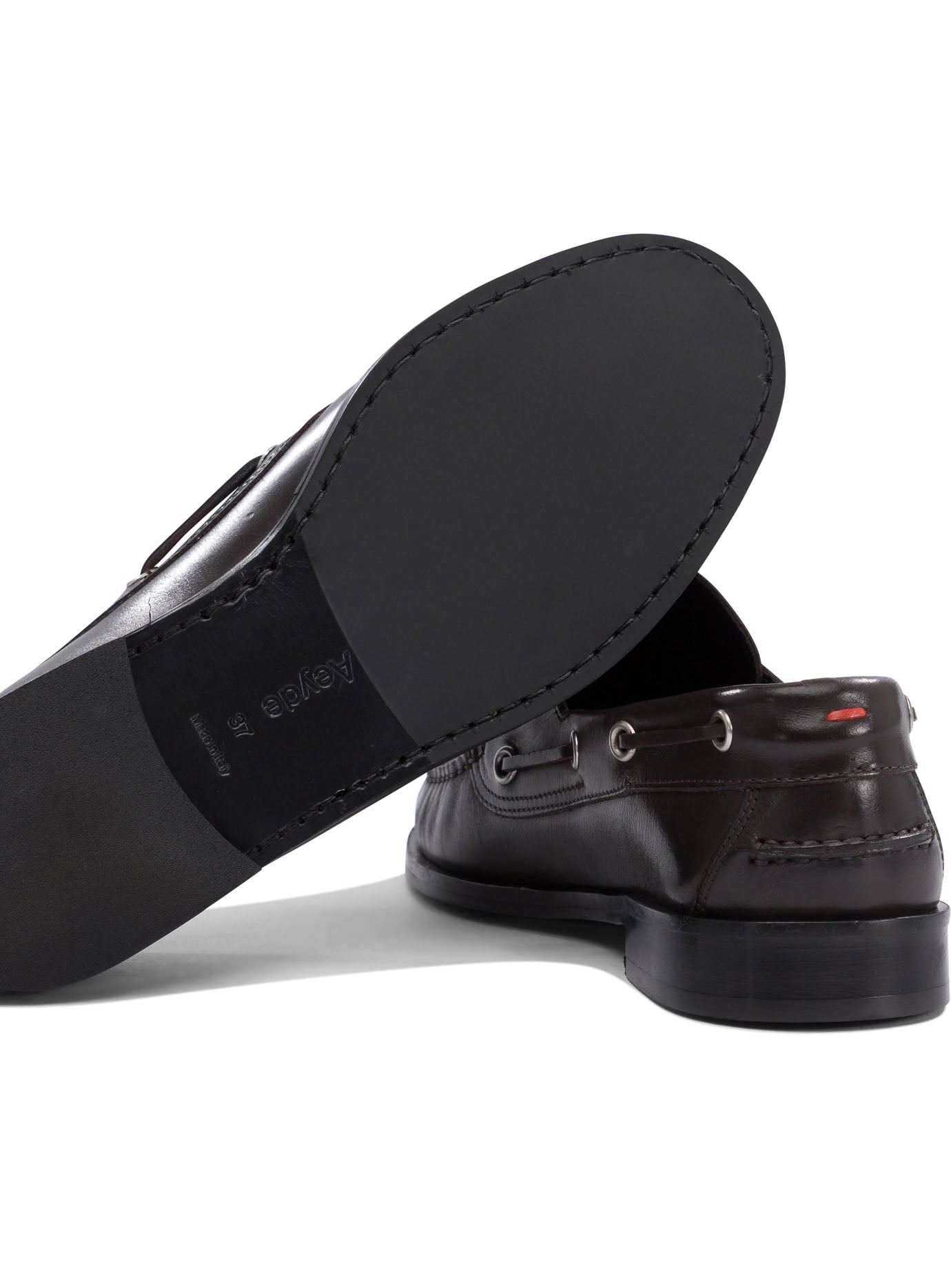 AEYDE Elegance Redefined: Women's Classic Leather Loafers