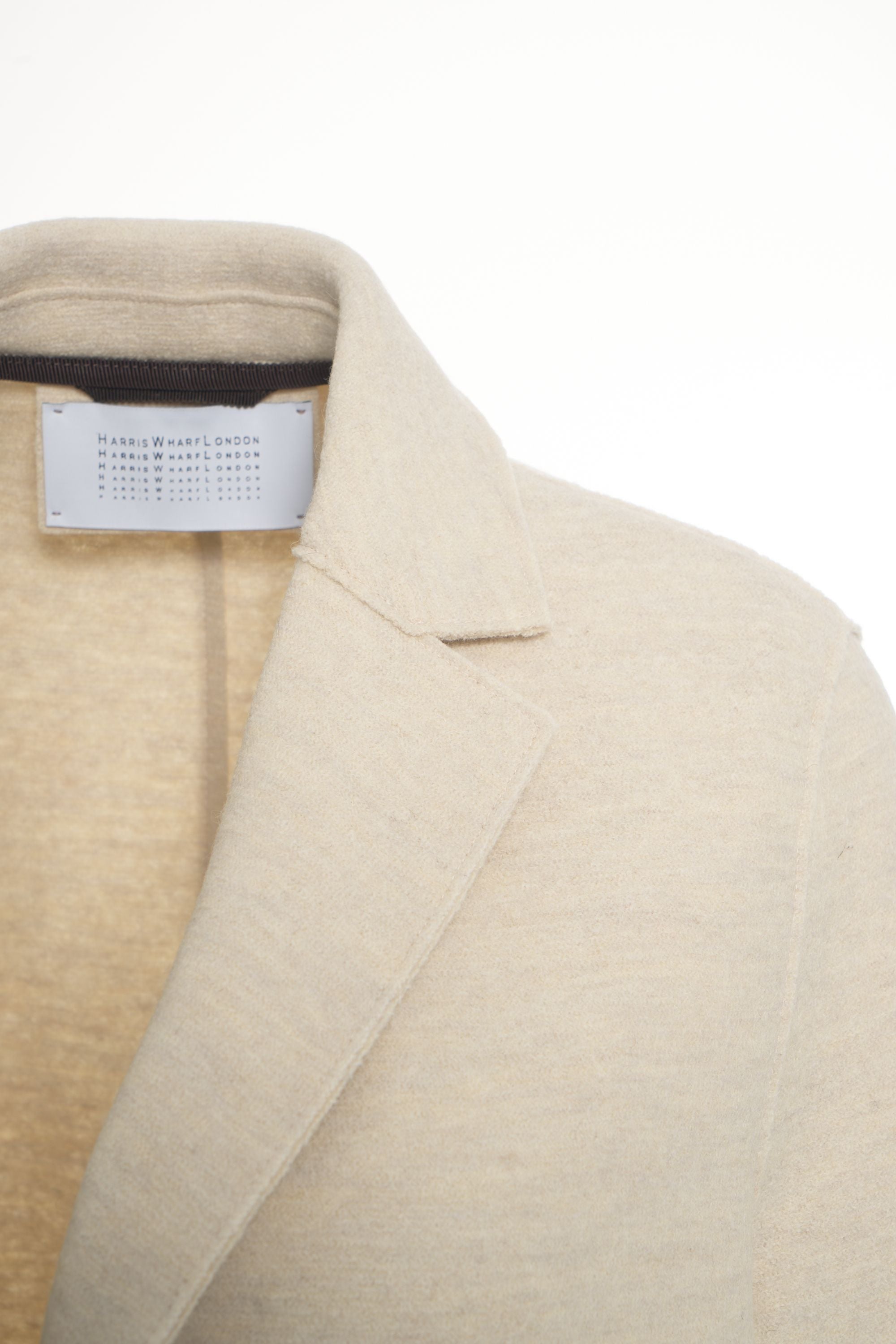 HARRIS WHARF LONDON Elegant Mini Jacket in Virgin Wool