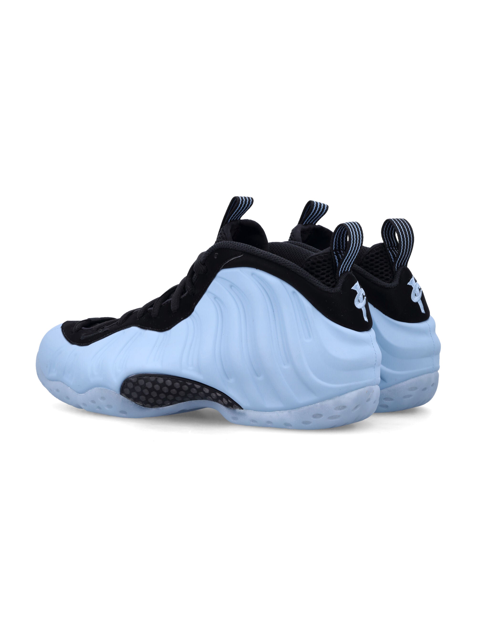 NIKE Air Foamposite One Sneaker - Men's Mid Top