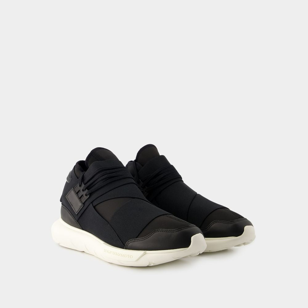 Y-3 Sleek QASA Sneaker - Unisex Fashion Statement