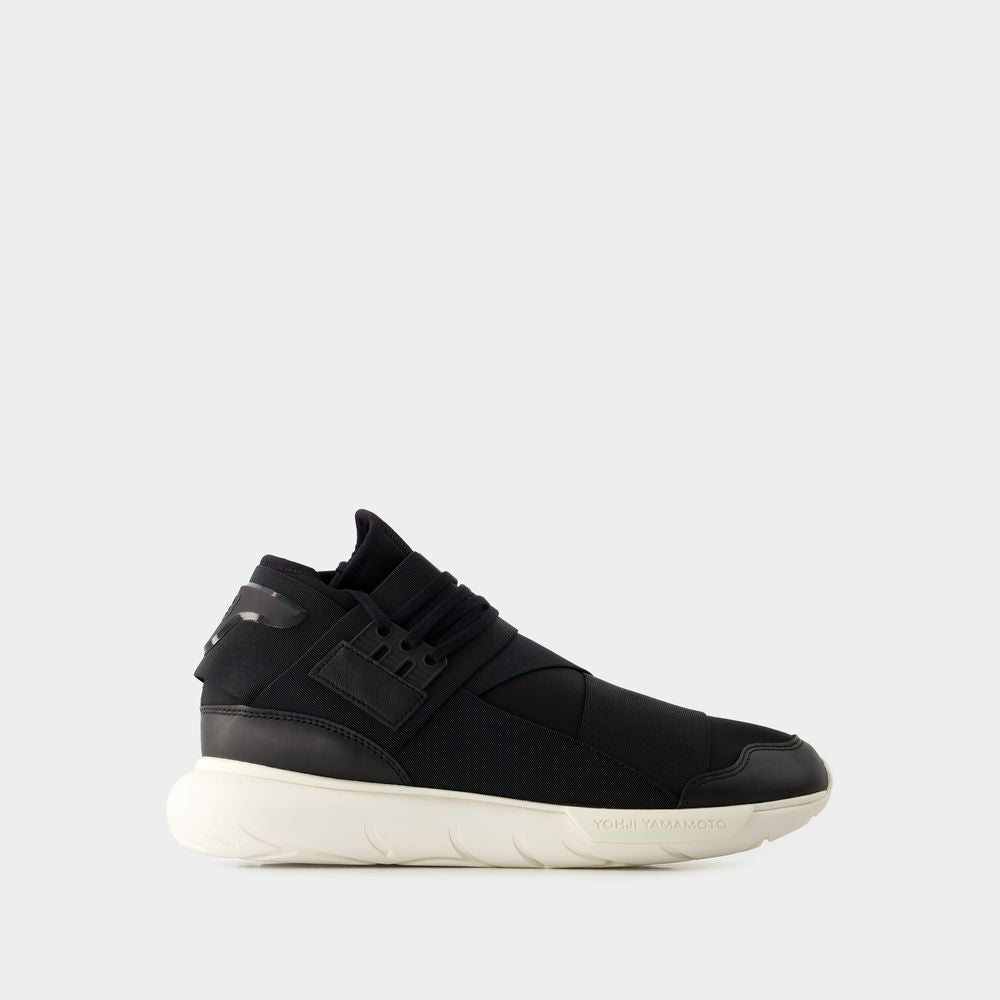 Y-3 Sleek QASA Sneaker - Unisex Fashion Statement