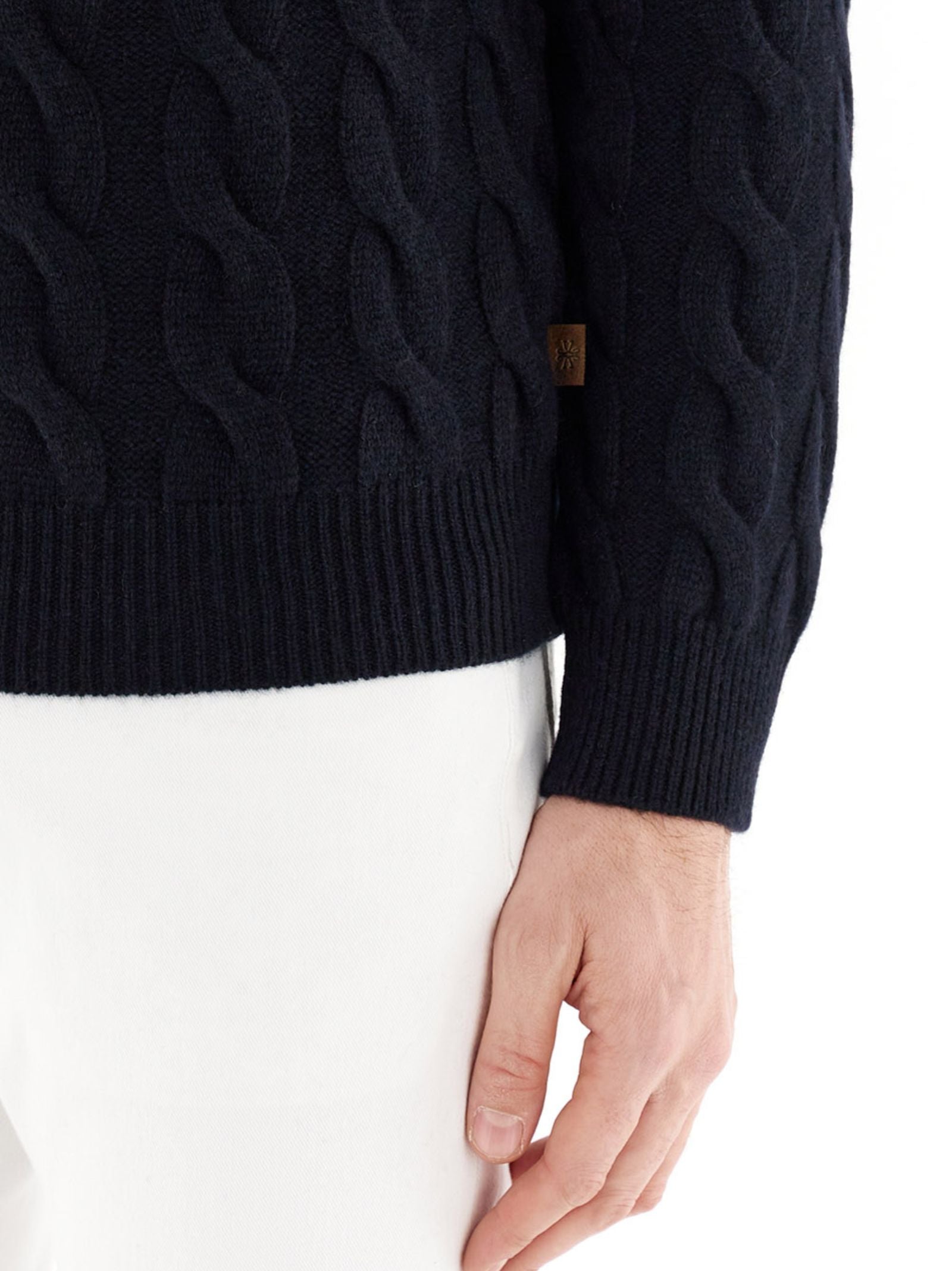 JACOB COHEN Luxurious Cashmere Cable Knit Crew Neck Sweater for Men