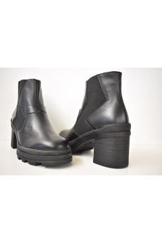 JANET SPORT Sleek Flat Laced Shoes for Women