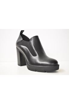 JANET SPORT Chic Flat Shoes for Women - Laced Design