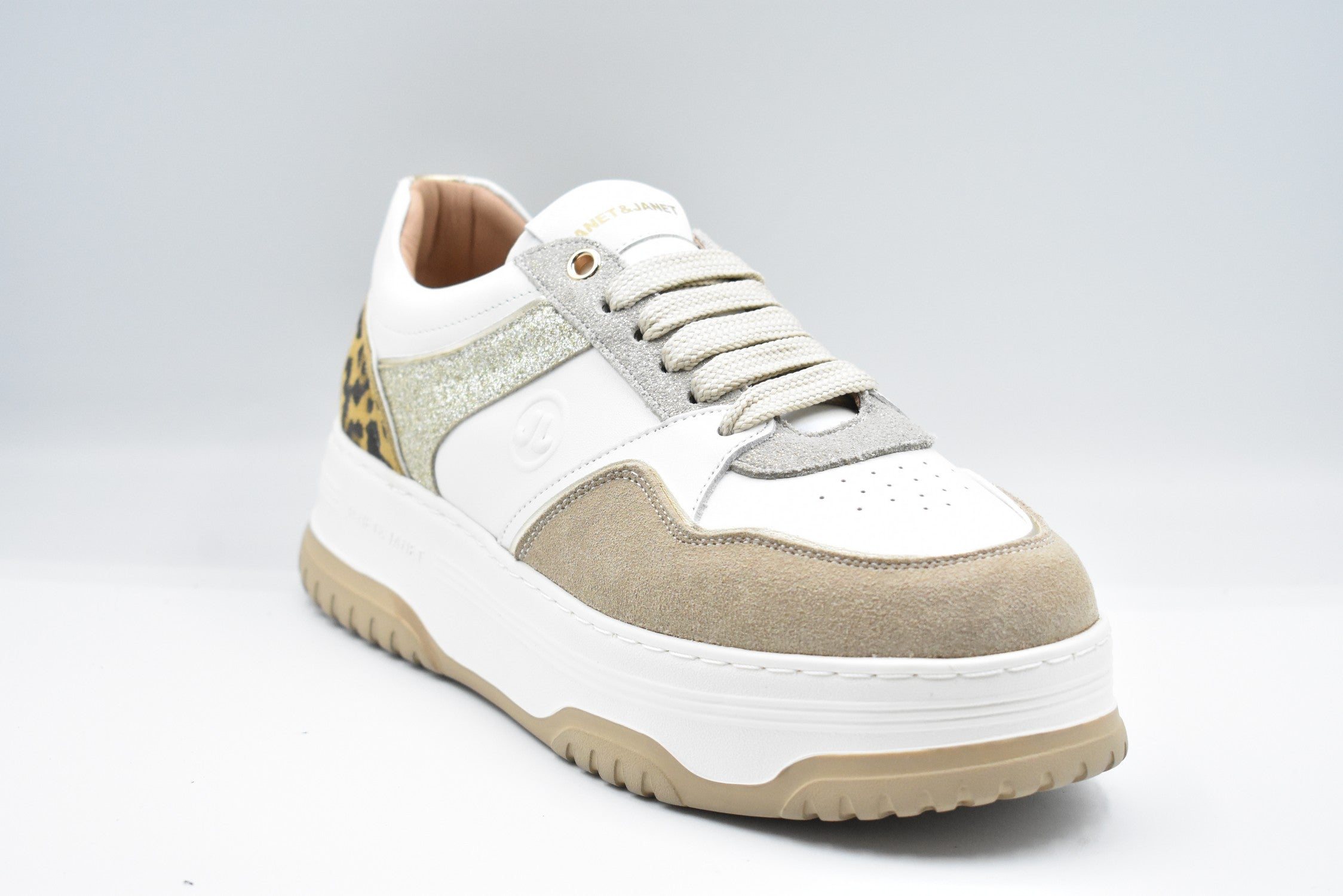 JANET & JANET Stylish Low Lace Shoes for Women