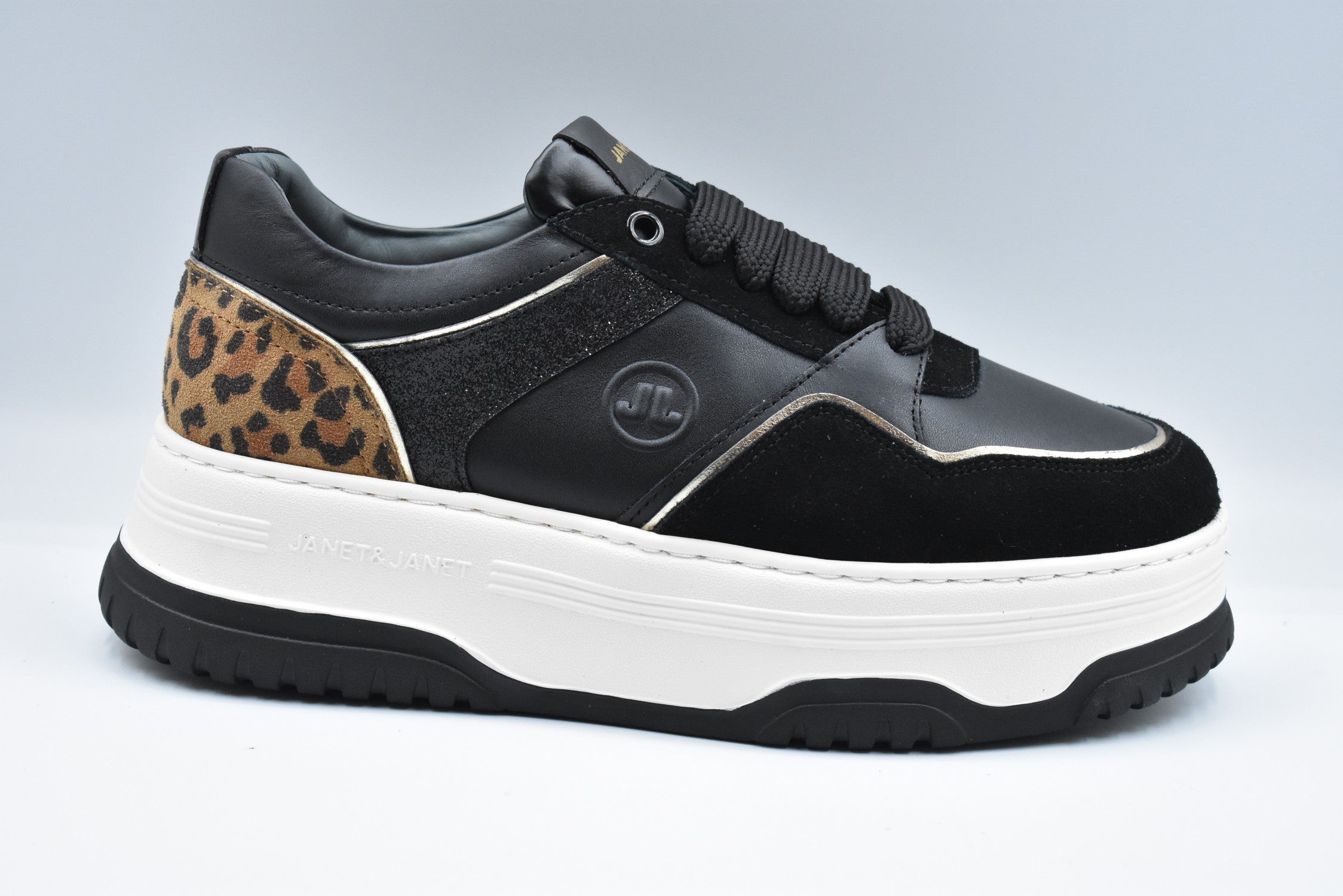 JANET & JANET Elegant Low Shoes for Women