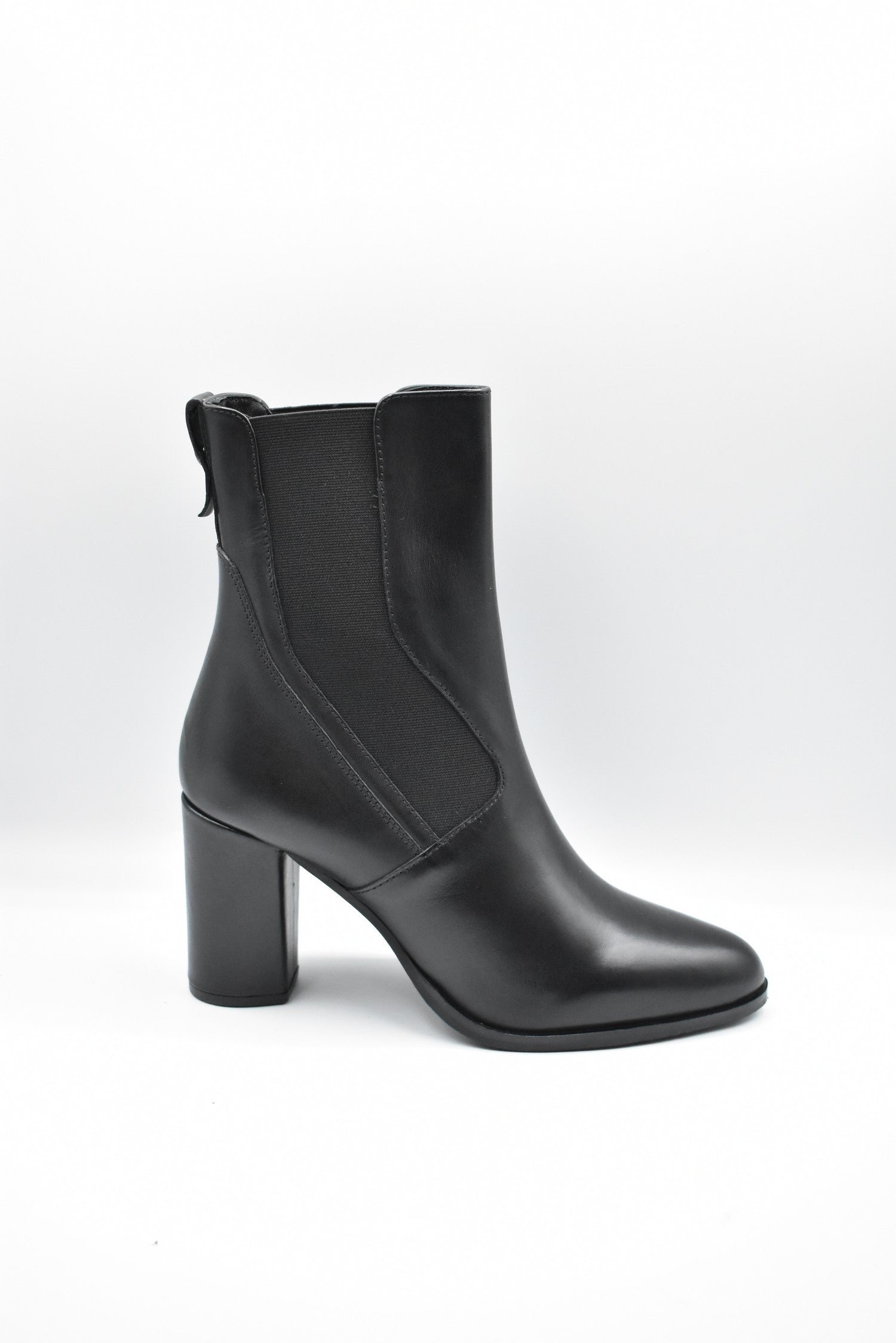 JANET & JANET Stylish Low Lace-Up Shoes for Women