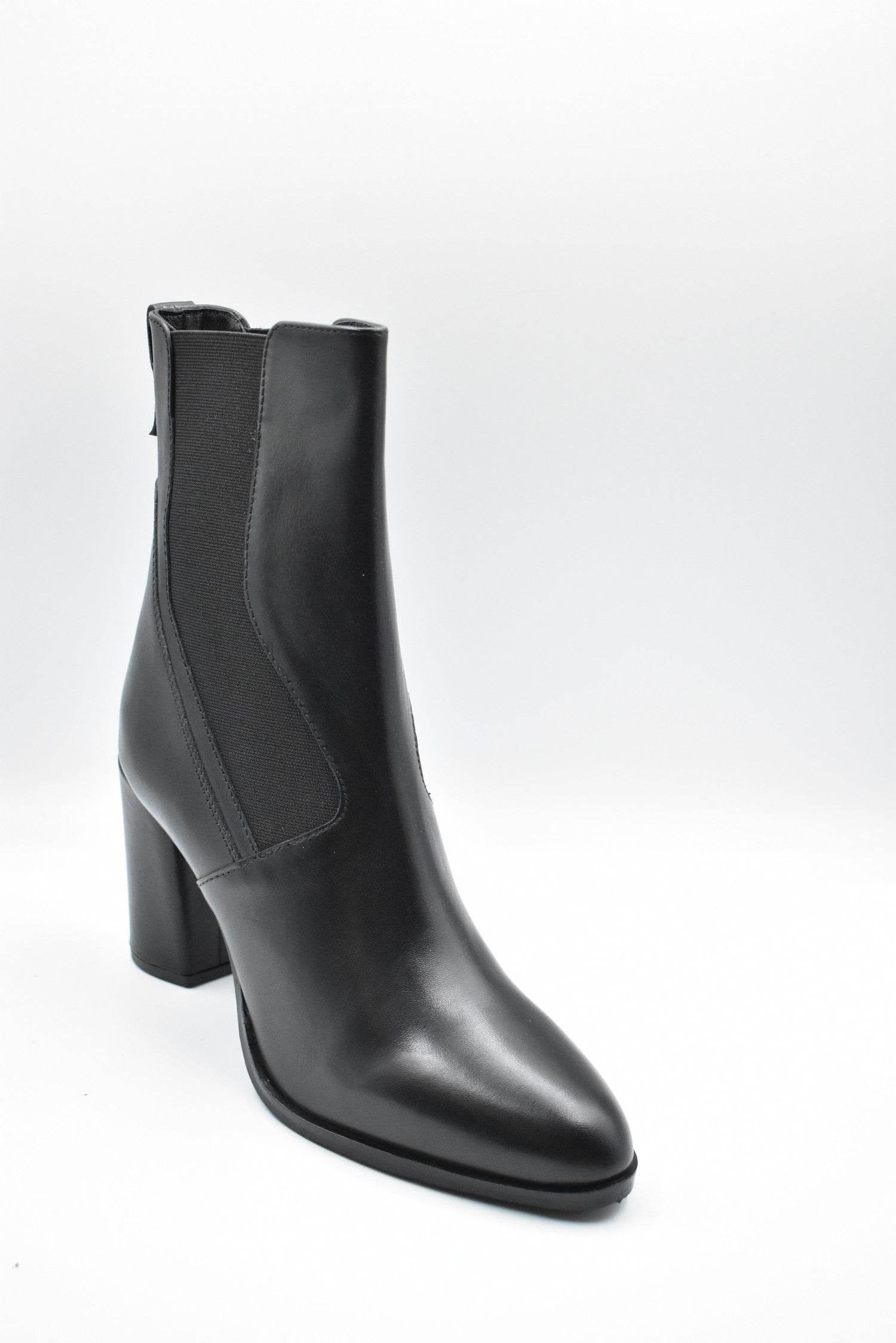 JANET & JANET Stylish Low Lace-Up Shoes for Women