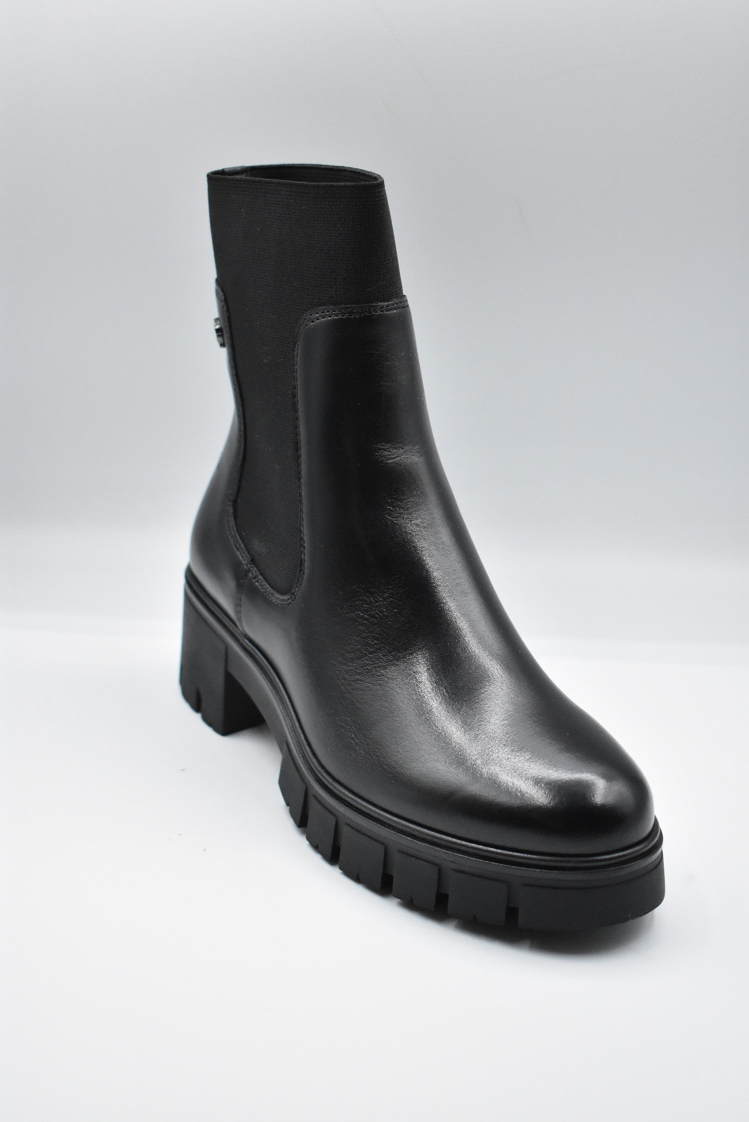 JANET & JANET Laced Low Shoes for Women - Mini Style