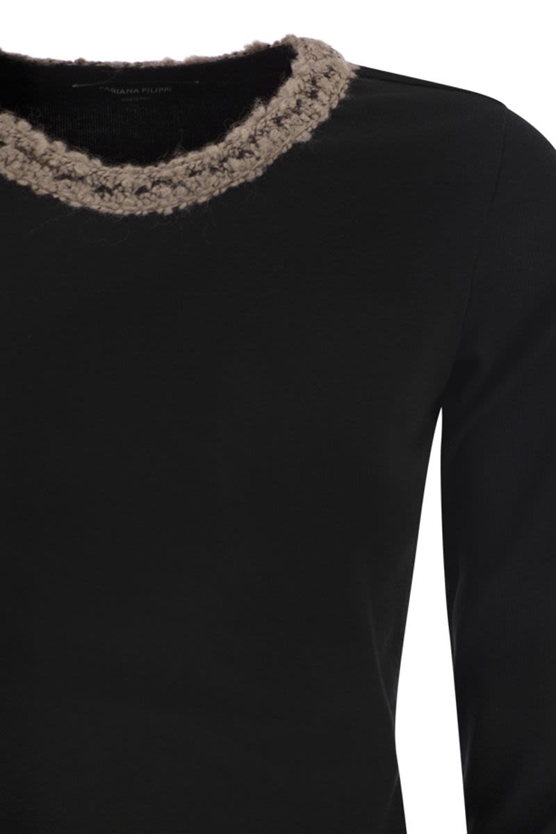 FABIANA FILIPPI Elegant 3/4 Sleeve T-Shirt with Neck Detailing