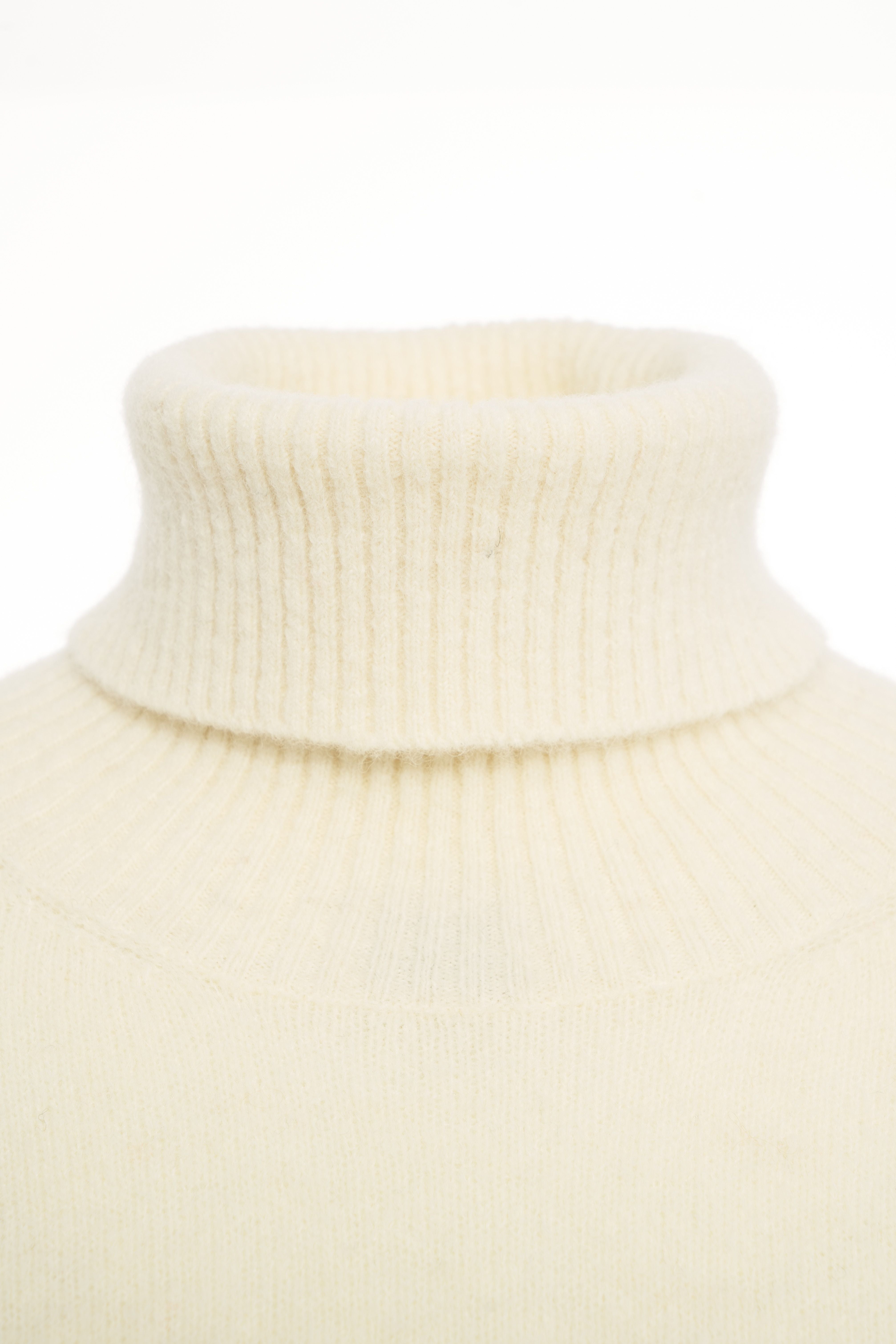 JUCCA Elegant Turtleneck Sweater for Women