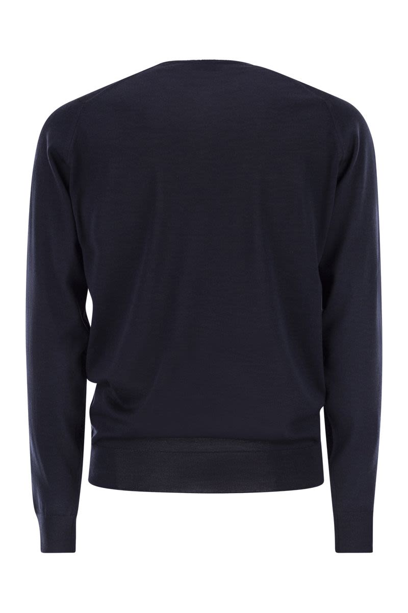 JOHN SMEDLEY Lundy Crew Neck Jumper in Extra-Fine Merino Wool
