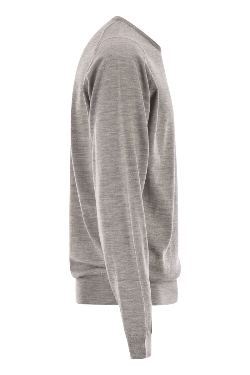 JOHN SMEDLEY Fitted Crew Neck Jumper in Extra-Fine Merino Wool
