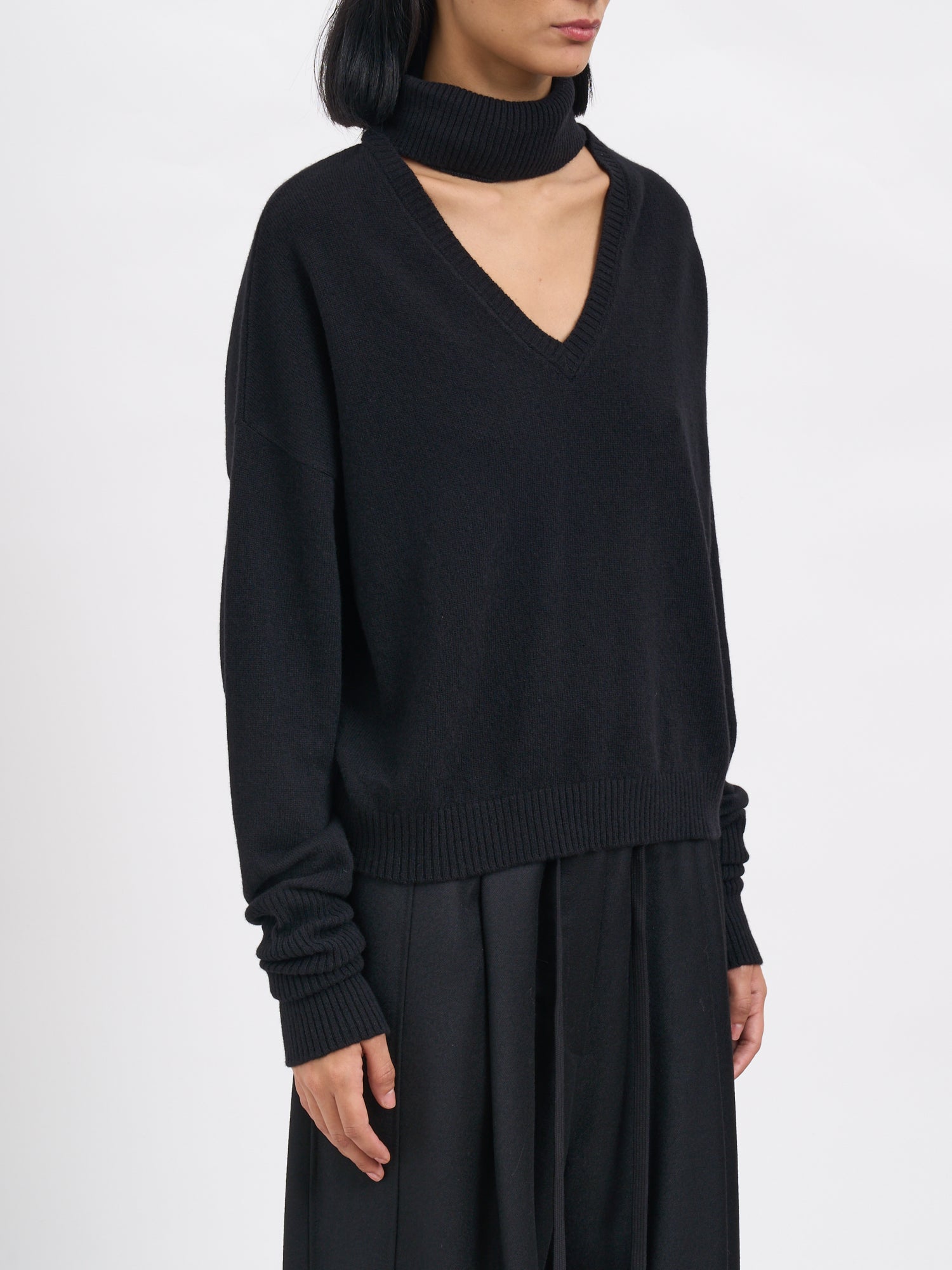 ANDREA YA'AQOV V-Neck Cashmere Blend Sweater
