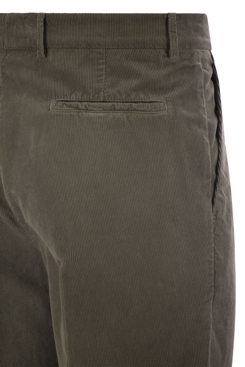 BRUNELLO CUCINELLI Leisure Fit Trousers with Tailored Darts