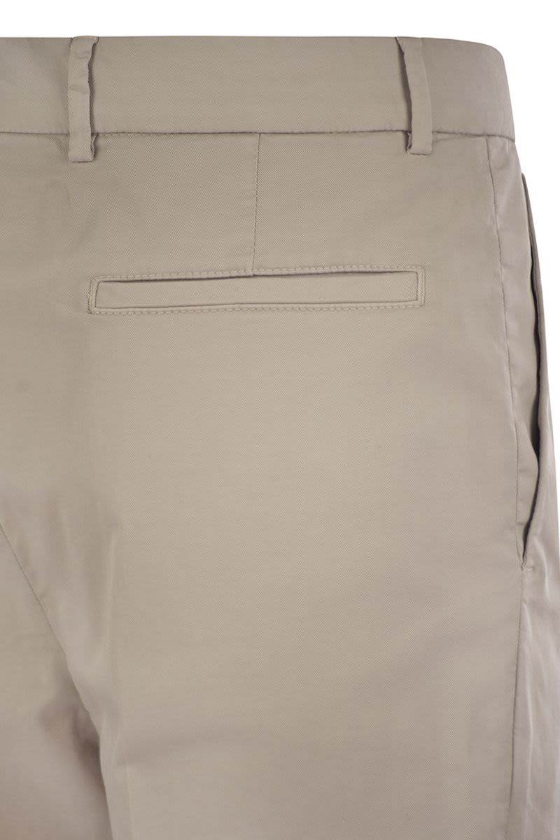 BRUNELLO CUCINELLI Leisure Fit Trousers with Pleats for Men
