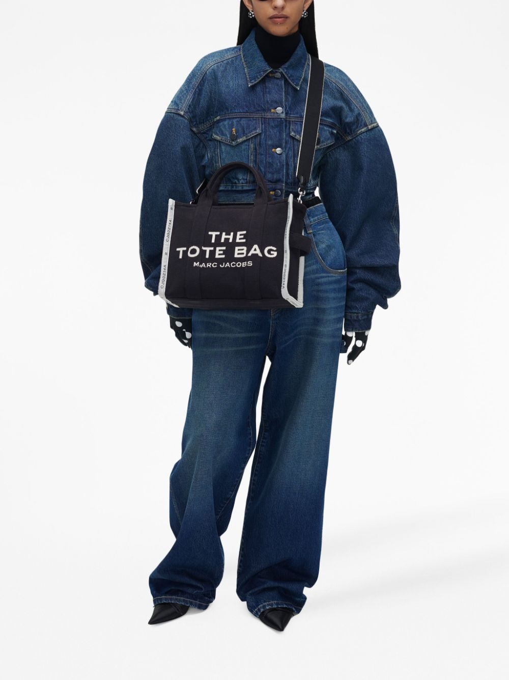 MARC JACOBS Stylish and Versatile Fabric Handbag