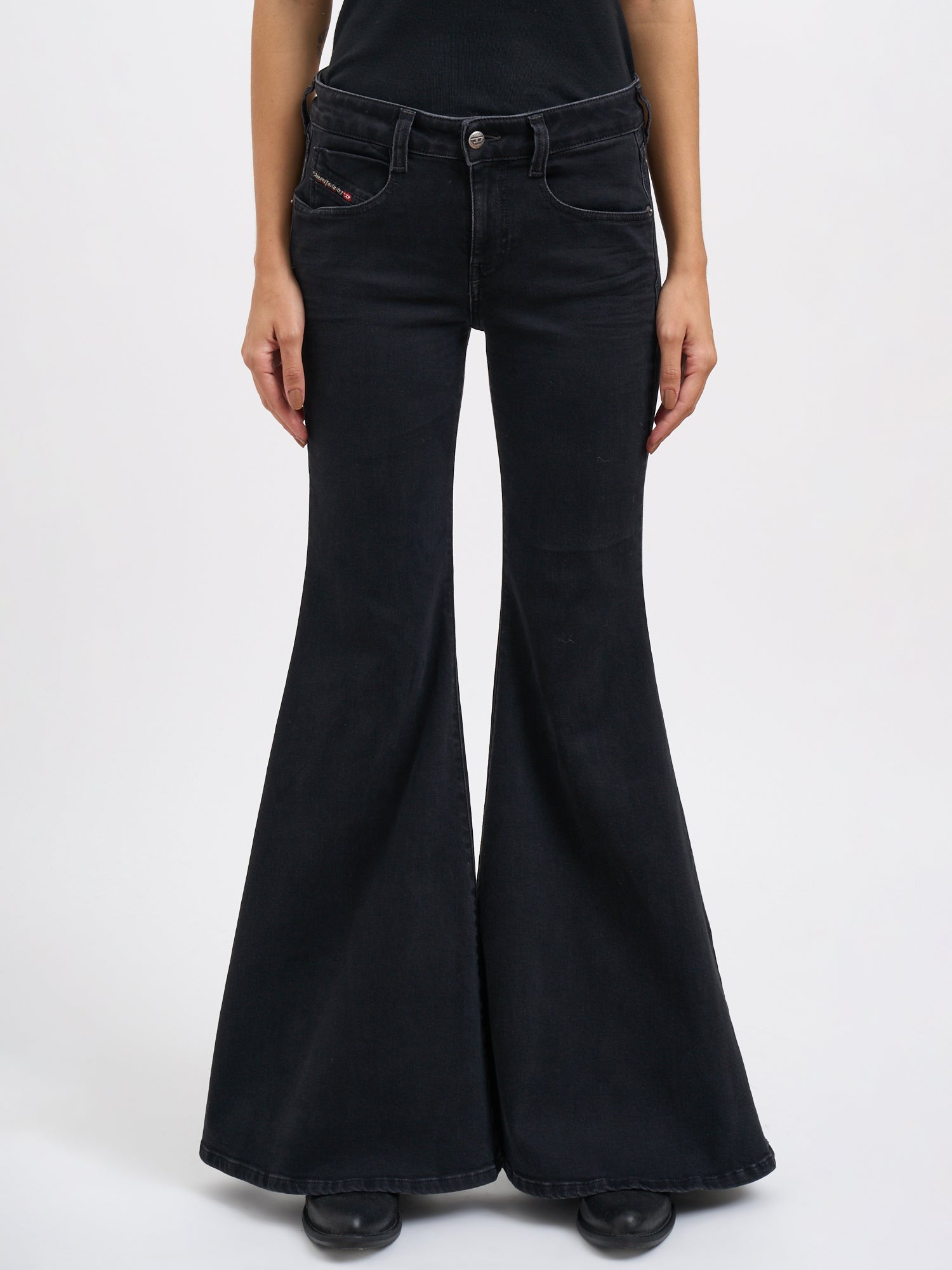 DIESEL Retro 1970s D-Bleess Denim Pants Size 25