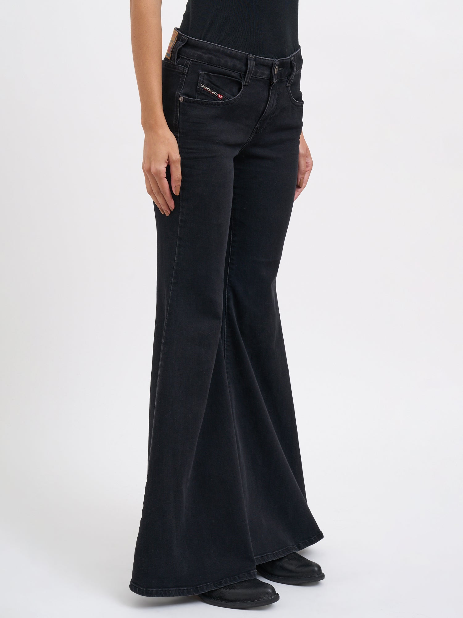 DIESEL Retro 1970s D-Bleess Denim Pants Size 25