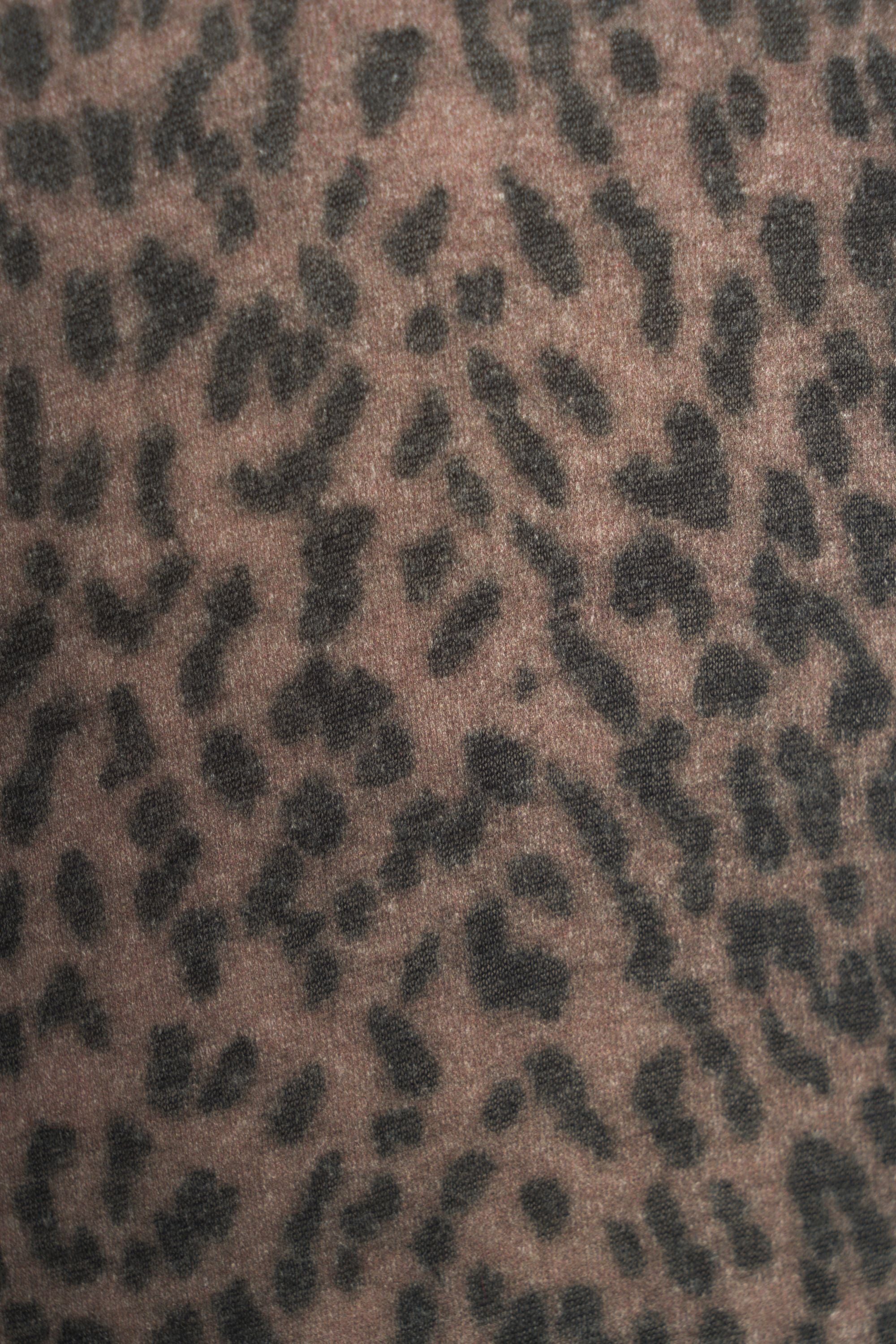 MAJESTIC FILATURES Versatile Animal Print Sweater with V-Neck for Women