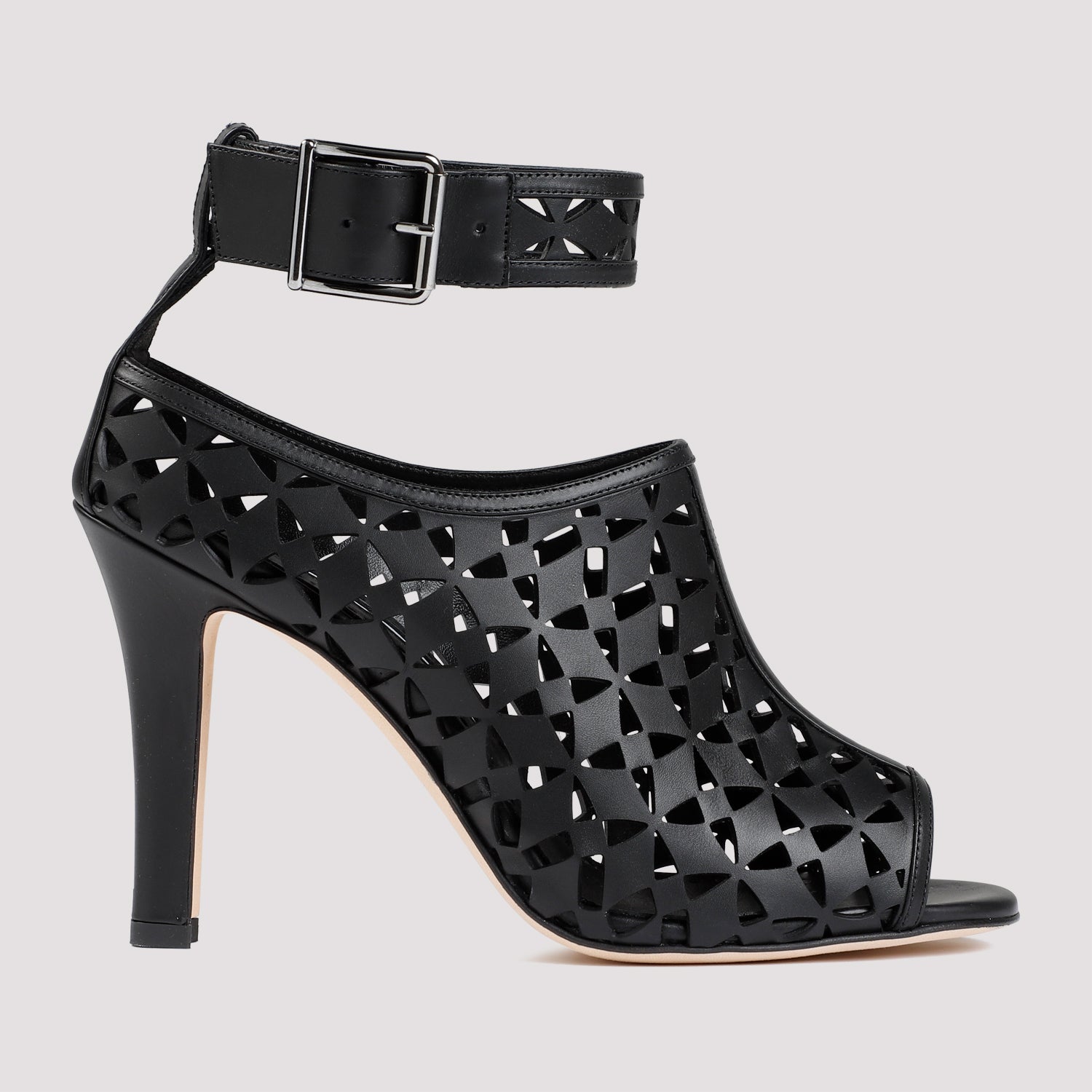 MANOLO BLAHNIK Elegant Ankle Strap Sandals with 10.5cm Heel