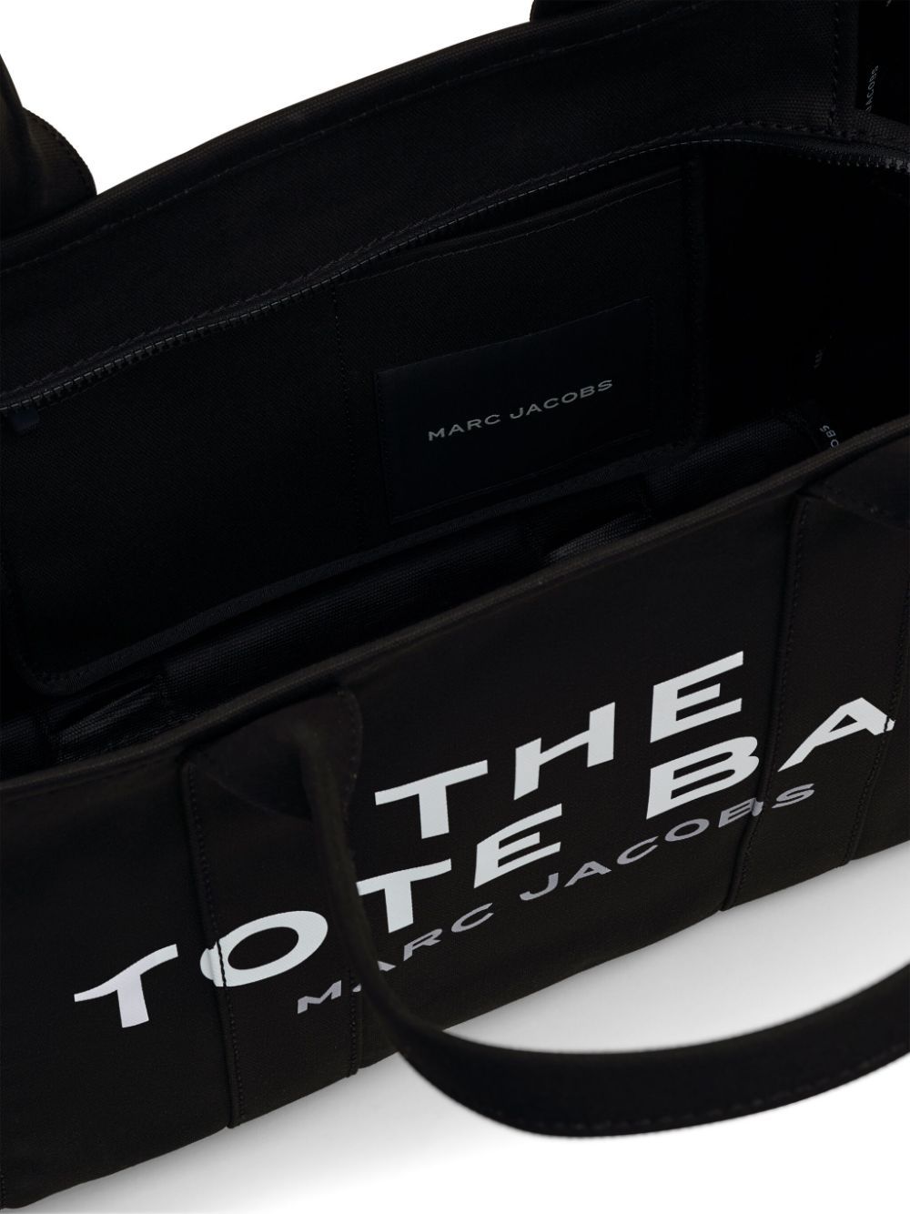 MARC JACOBS Elegant Handbag for Every Occasion