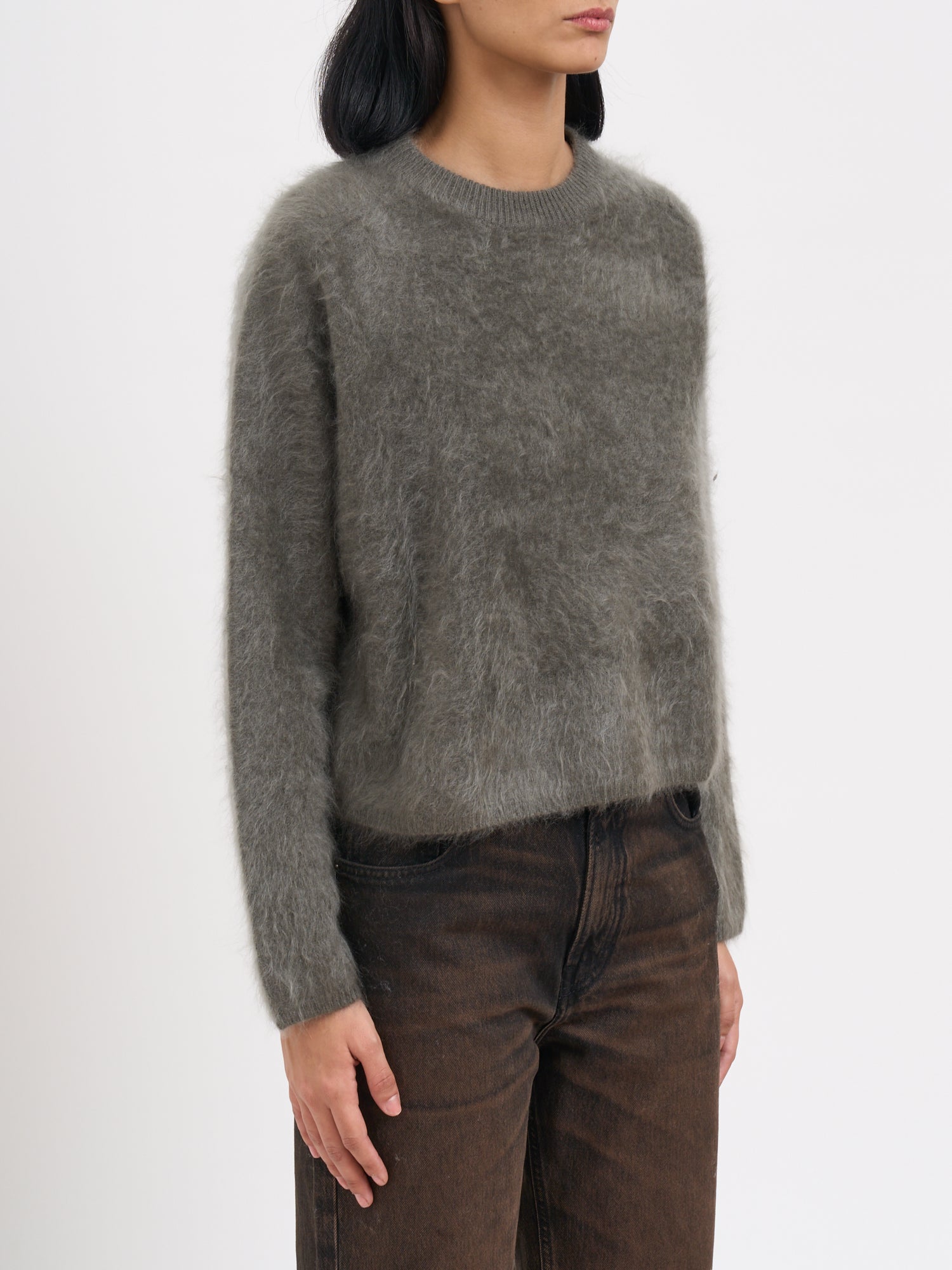 SOFT GOAT Crew Neck Cashmere Sweater - Regular Fit