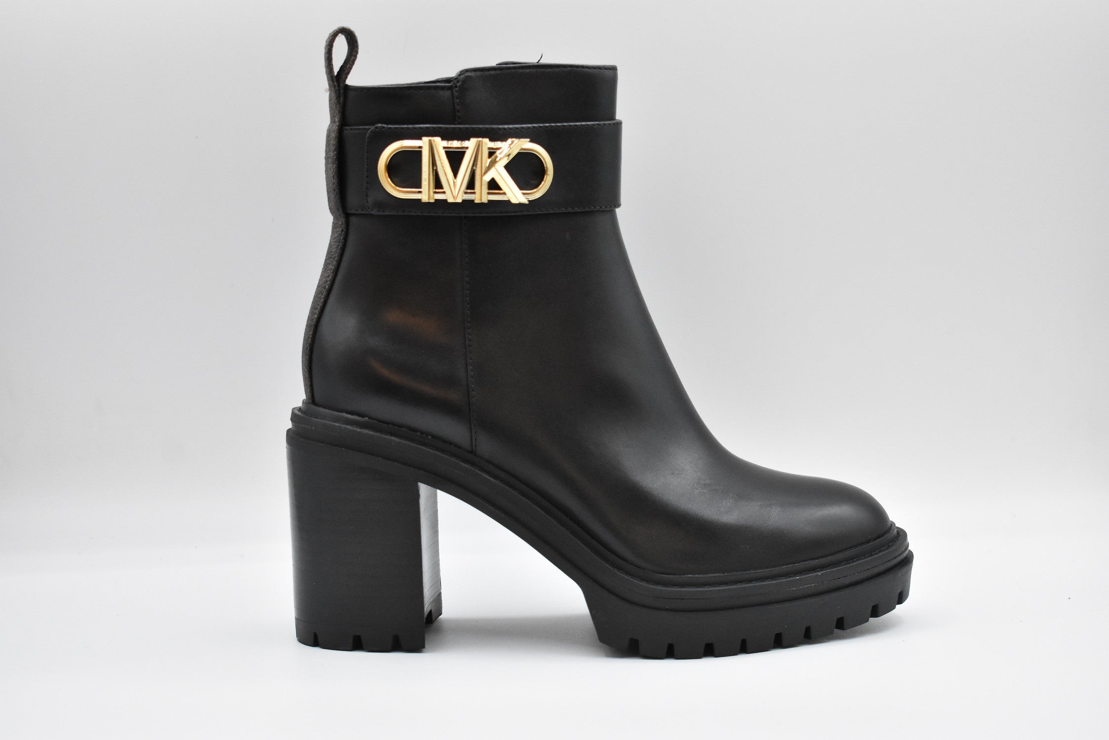 MICHAEL KORS Elegant Flat Shoes for Women - A Timeless Addition