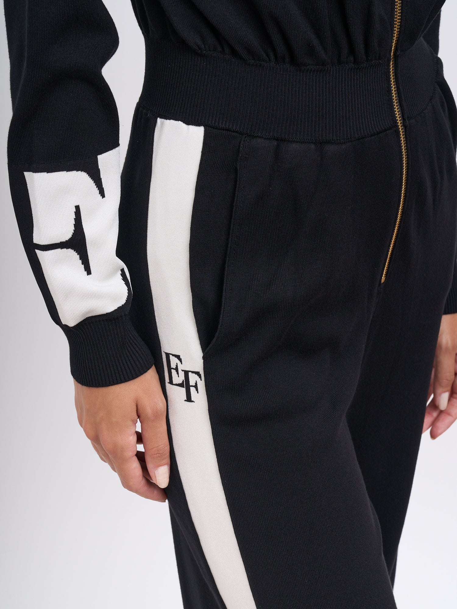 ELISABETTA FRANCHI Elegant Viscose Overall with Gold-Tone Logo - Inseam 75 cm