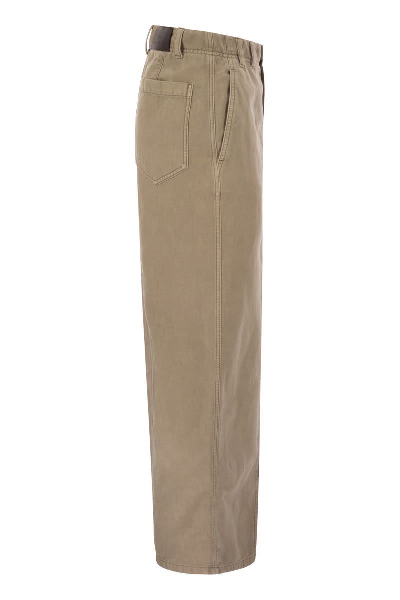 BRUNELLO CUCINELLI Chino Skirt with Contemporary Allure and Central Slit