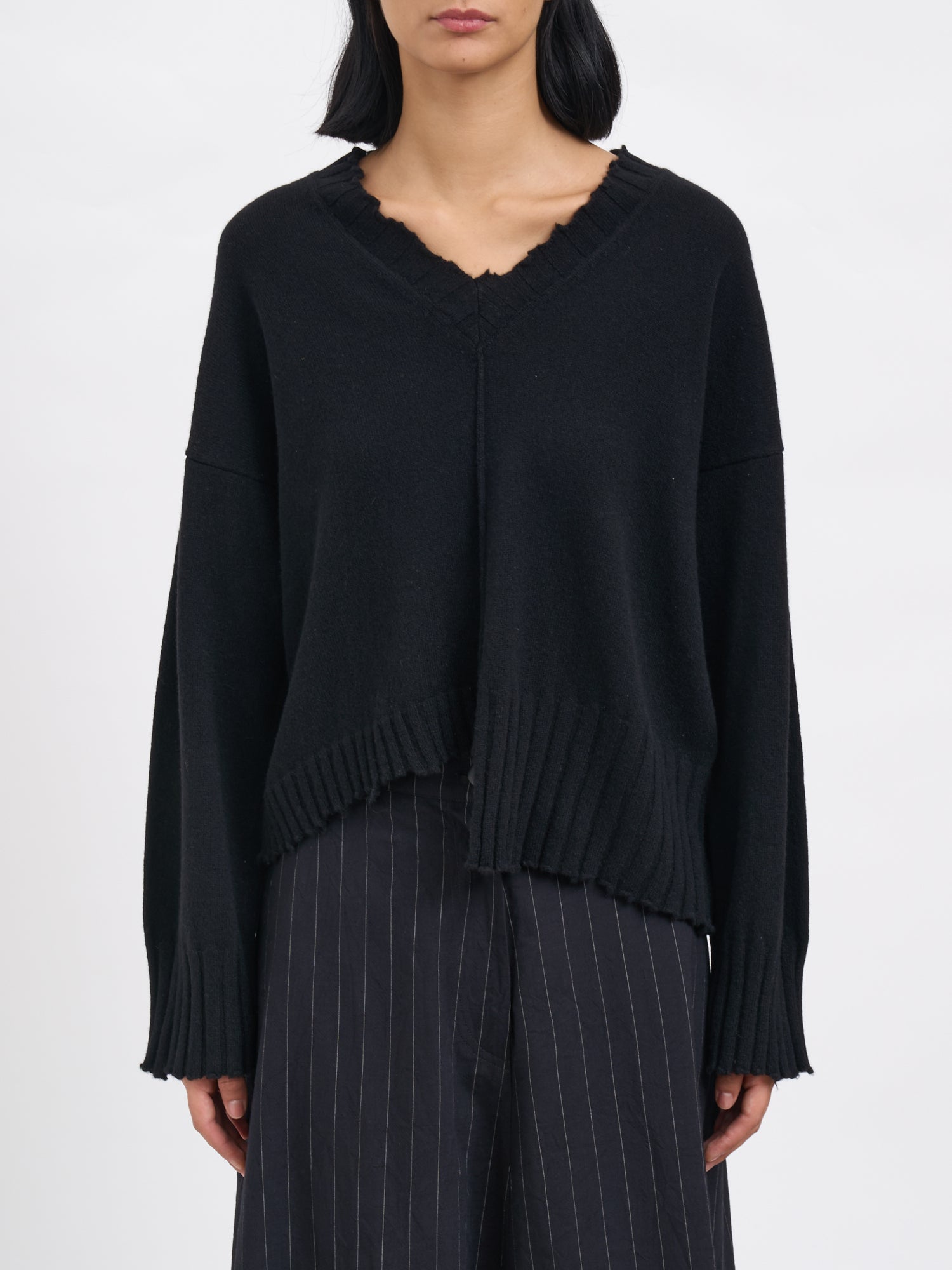 SERIENUMERICA Cashmere V-Neck Sweater - Size 1