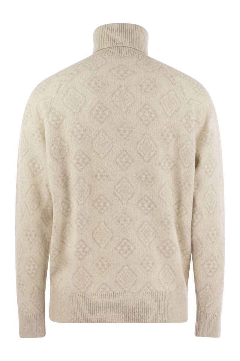 BRUNELLO CUCINELLI Sophisticated Turtleneck Sweater in Premium Fabric