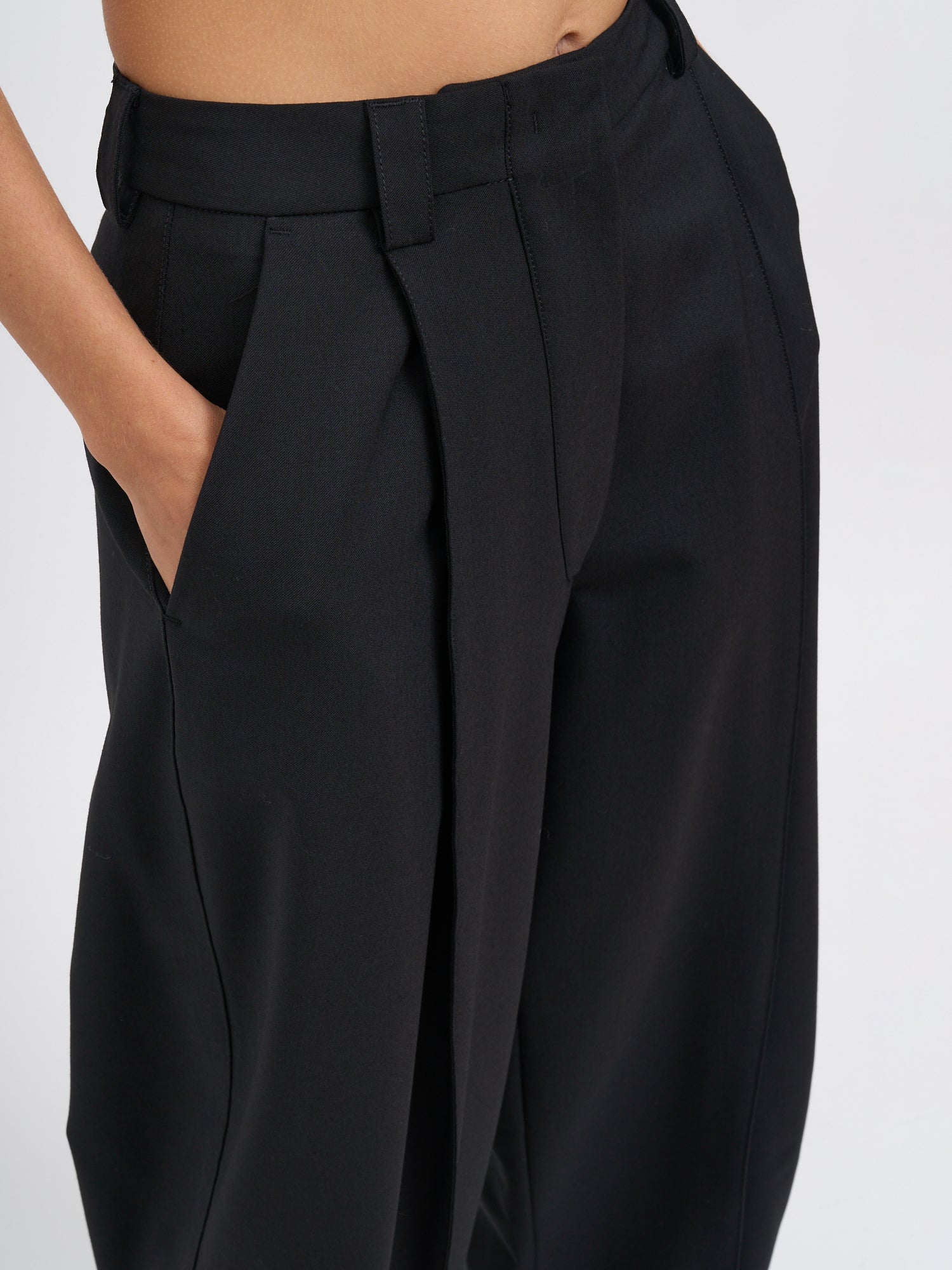 THE LATEST Tailored Cara Trousers - Size 40