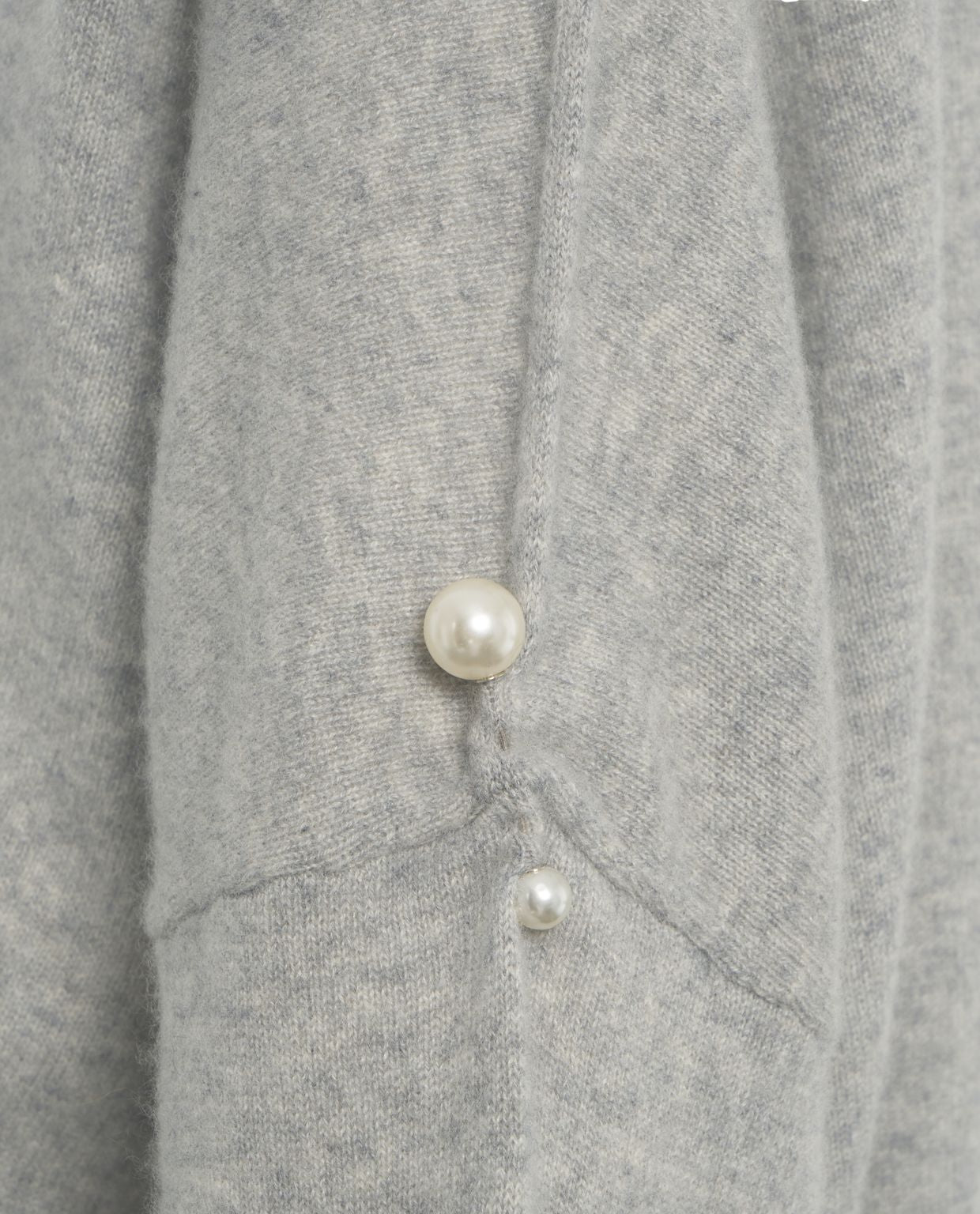 MVM Cashmere V-Neck Pullover with Pearl Details